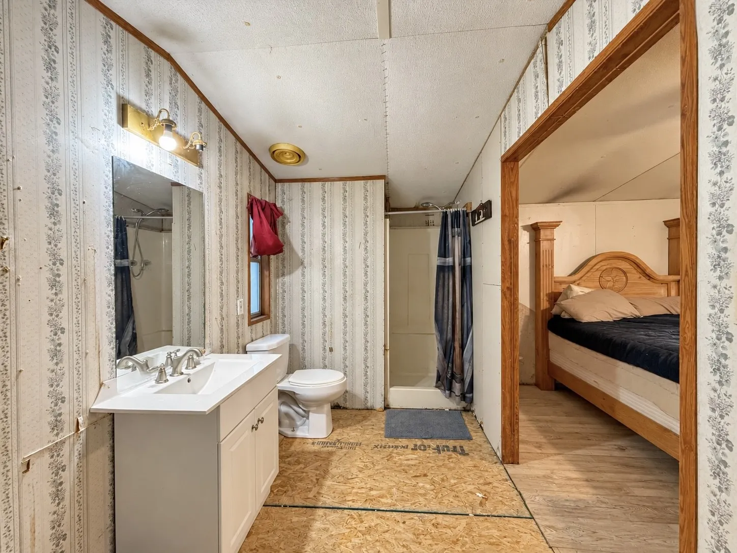 Mobile Home For Sale in Hunt County , 708 Lincoln Street, Campbell, Texas 75422, 3 Bedroom, 2 Bathroom, Garage spaces, 1,300 Sqft, built in 1995, mls#21405754, Real Estate Agent in Campbell, Homes For Sale in Hunt county, Homes For Sale in Campbell, Realtor in Campbell Texas, Real Estate Brokerage Independent Realty Texas, Luminita Cordes Realtor