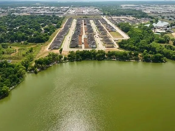 Single Family Residence For Rent in Tarrant County , 5632 Shore Point Trail, Fort Worth, Texas 76119, 3 Bedroom, 3 Bathroom, 2 Garage spaces, 1,682 Sqft, built in 2022, mls#21405820, Real Estate Agent in Fort Worth, Homes For Rent in Tarrant county, Homes For Rent in Fort Worth, Realtor in Fort Worth Texas, Real Estate Brokerage Independent Realty Texas, Luminita Cordes Realtor