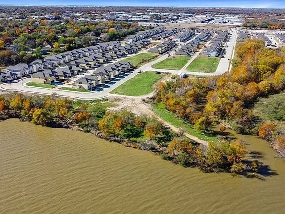 Single Family Residence For Rent in Tarrant County , 5632 Shore Point Trail, Fort Worth, Texas 76119, 3 Bedroom, 3 Bathroom, 2 Garage spaces, 1,682 Sqft, built in 2022, mls#21405820, Real Estate Agent in Fort Worth, Homes For Rent in Tarrant county, Homes For Rent in Fort Worth, Realtor in Fort Worth Texas, Real Estate Brokerage Independent Realty Texas, Luminita Cordes Realtor
