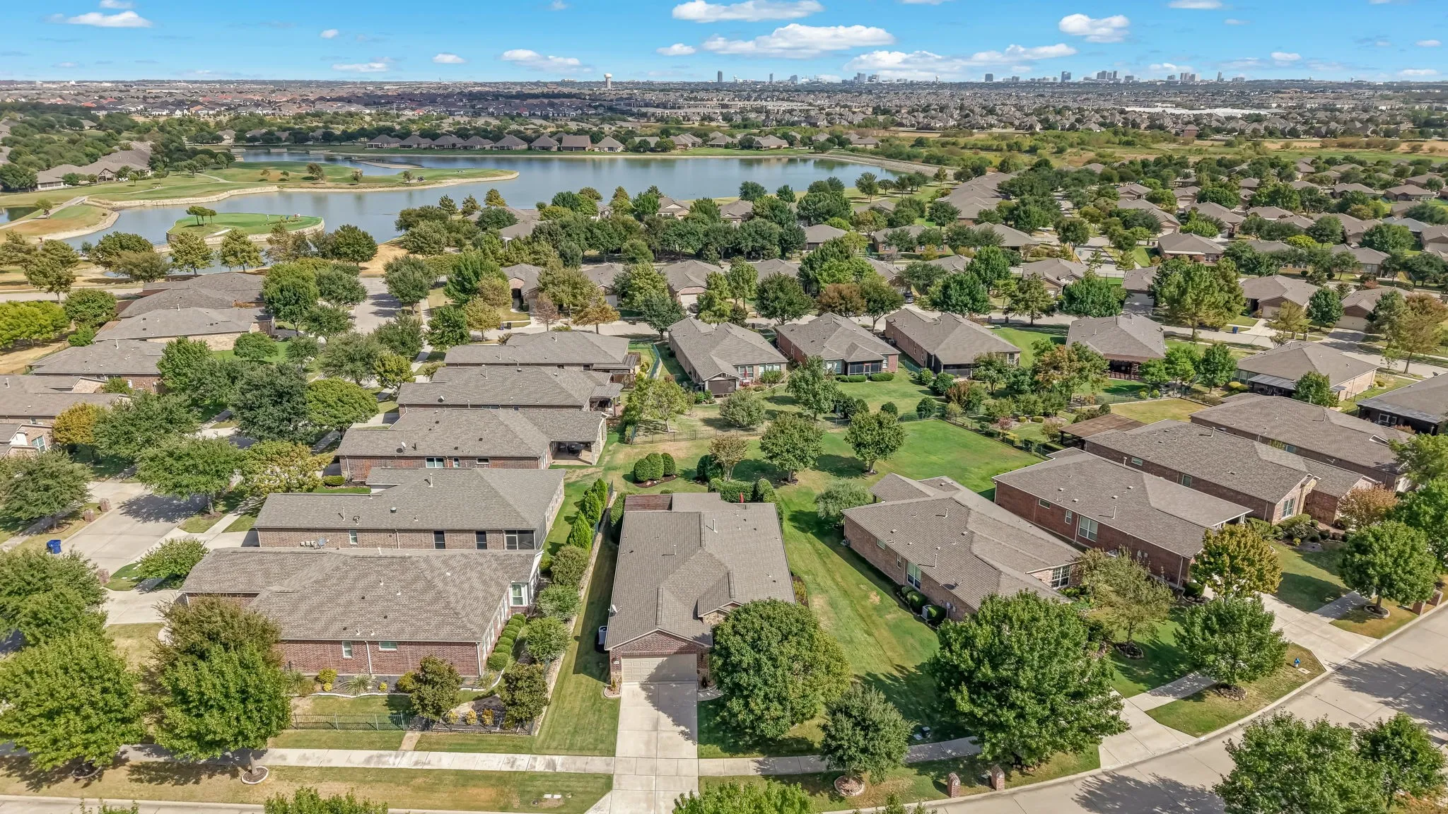 Single Family Residence For Sale in Denton County , 6772 Festival Lane, Frisco, Texas 75036, 3 Bedroom, 2 Bathroom, 2 Garage spaces, 1,990 Sqft, built in 2010, mls#21403940, Real Estate Agent in Frisco, Homes For Sale in Denton county, Homes For Sale in Frisco, Realtor in Frisco Texas, Real Estate Brokerage Independent Realty Texas, Luminita Cordes Realtor
