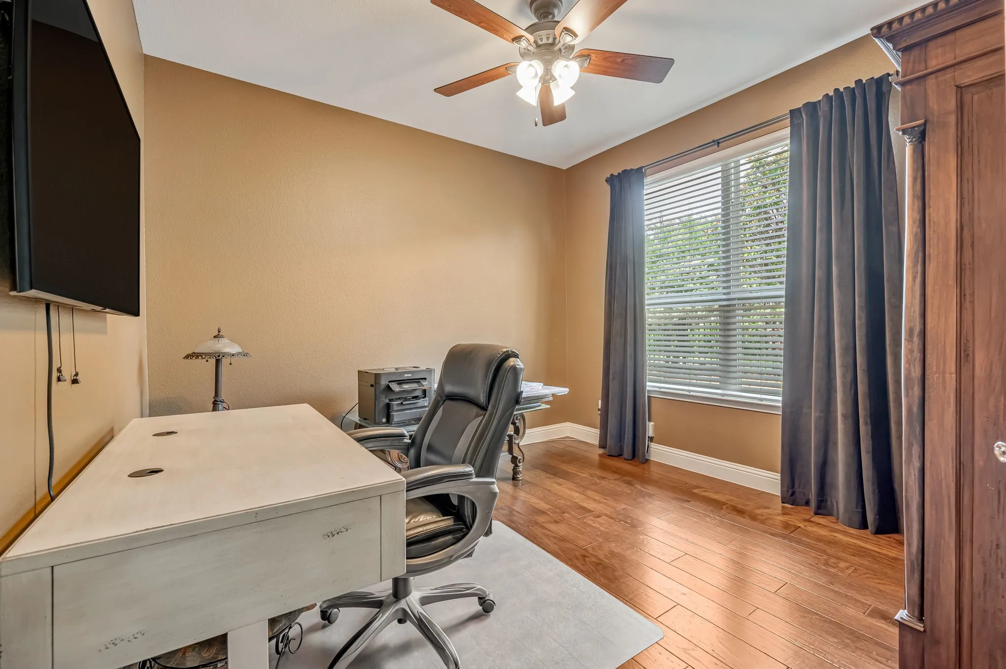 Single Family Residence For Sale in Denton County , 6772 Festival Lane, Frisco, Texas 75036, 3 Bedroom, 2 Bathroom, 2 Garage spaces, 1,990 Sqft, built in 2010, mls#21403940, Real Estate Agent in Frisco, Homes For Sale in Denton county, Homes For Sale in Frisco, Realtor in Frisco Texas, Real Estate Brokerage Independent Realty Texas, Luminita Cordes Realtor