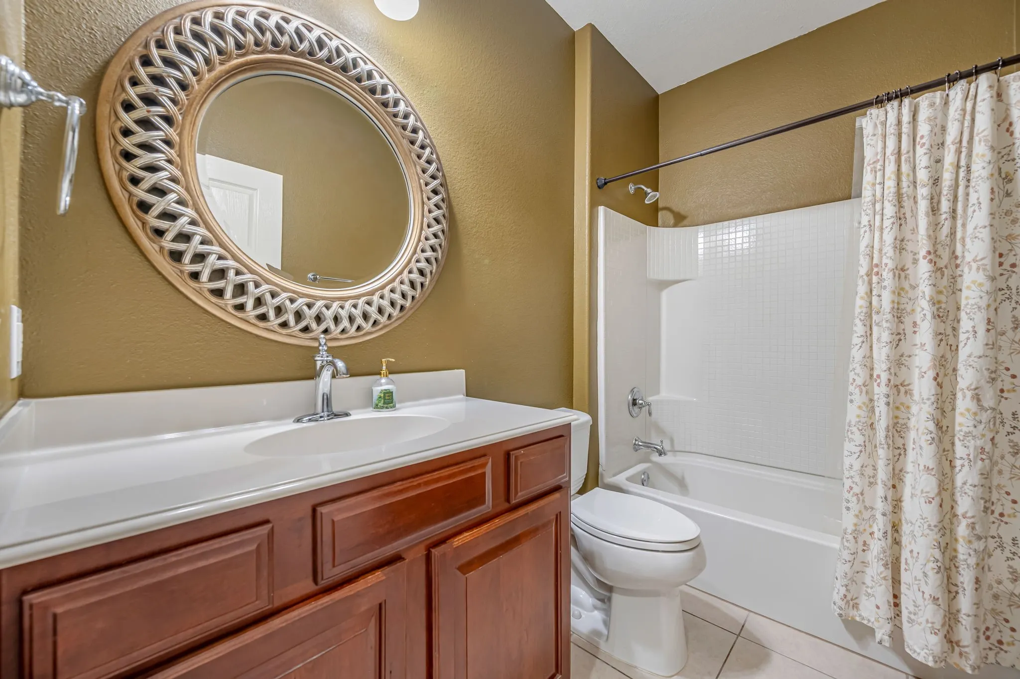 Single Family Residence For Sale in Denton County , 6772 Festival Lane, Frisco, Texas 75036, 3 Bedroom, 2 Bathroom, 2 Garage spaces, 1,990 Sqft, built in 2010, mls#21403940, Real Estate Agent in Frisco, Homes For Sale in Denton county, Homes For Sale in Frisco, Realtor in Frisco Texas, Real Estate Brokerage Independent Realty Texas, Luminita Cordes Realtor