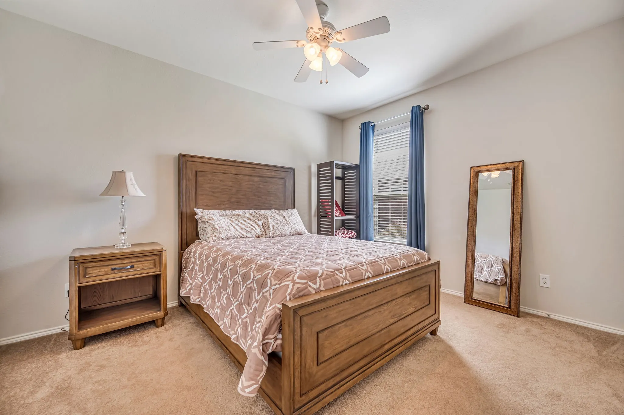 Single Family Residence For Sale in Denton County , 6772 Festival Lane, Frisco, Texas 75036, 3 Bedroom, 2 Bathroom, 2 Garage spaces, 1,990 Sqft, built in 2010, mls#21403940, Real Estate Agent in Frisco, Homes For Sale in Denton county, Homes For Sale in Frisco, Realtor in Frisco Texas, Real Estate Brokerage Independent Realty Texas, Luminita Cordes Realtor