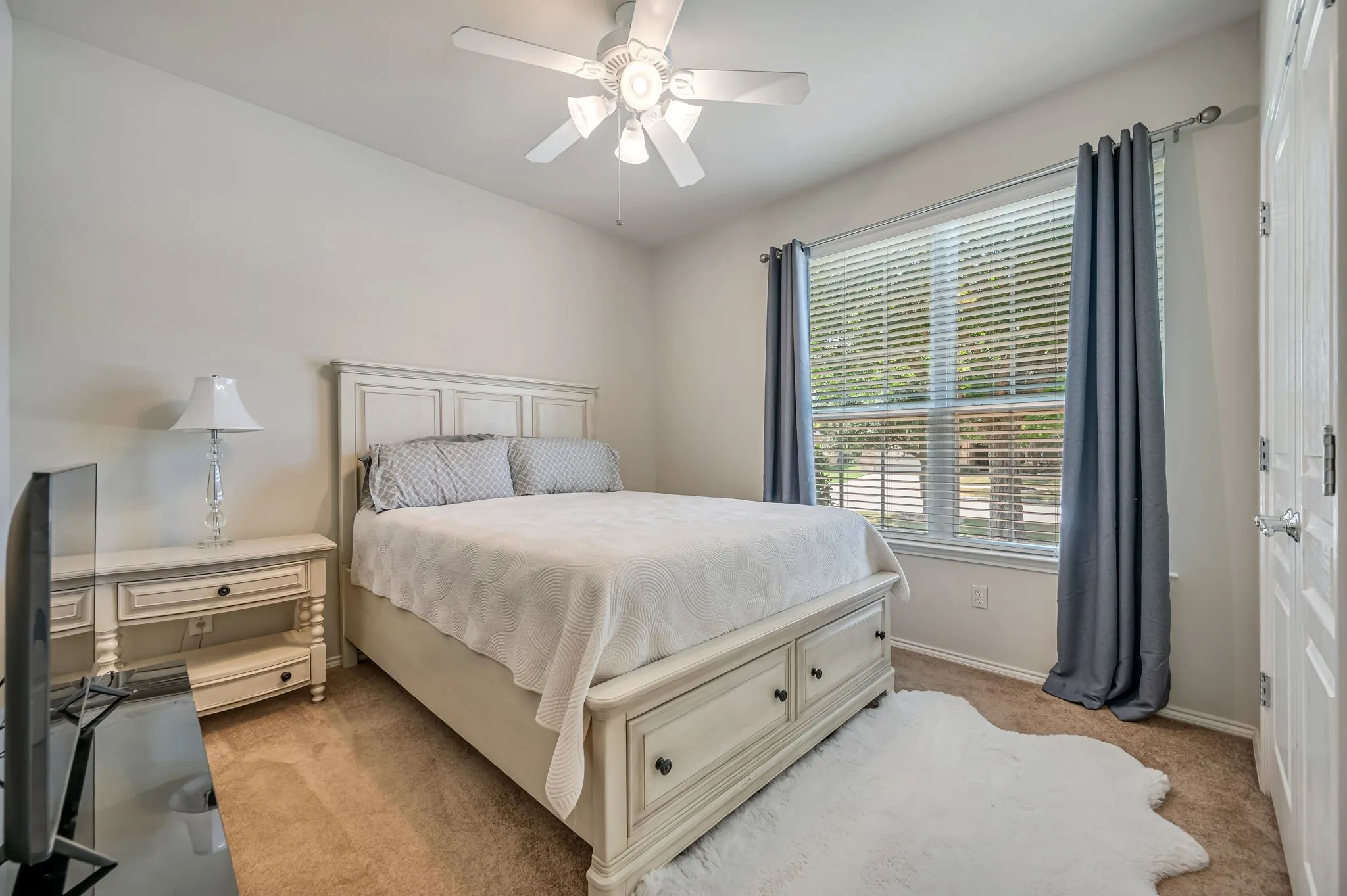 Single Family Residence For Sale in Denton County , 6772 Festival Lane, Frisco, Texas 75036, 3 Bedroom, 2 Bathroom, 2 Garage spaces, 1,990 Sqft, built in 2010, mls#21403940, Real Estate Agent in Frisco, Homes For Sale in Denton county, Homes For Sale in Frisco, Realtor in Frisco Texas, Real Estate Brokerage Independent Realty Texas, Luminita Cordes Realtor