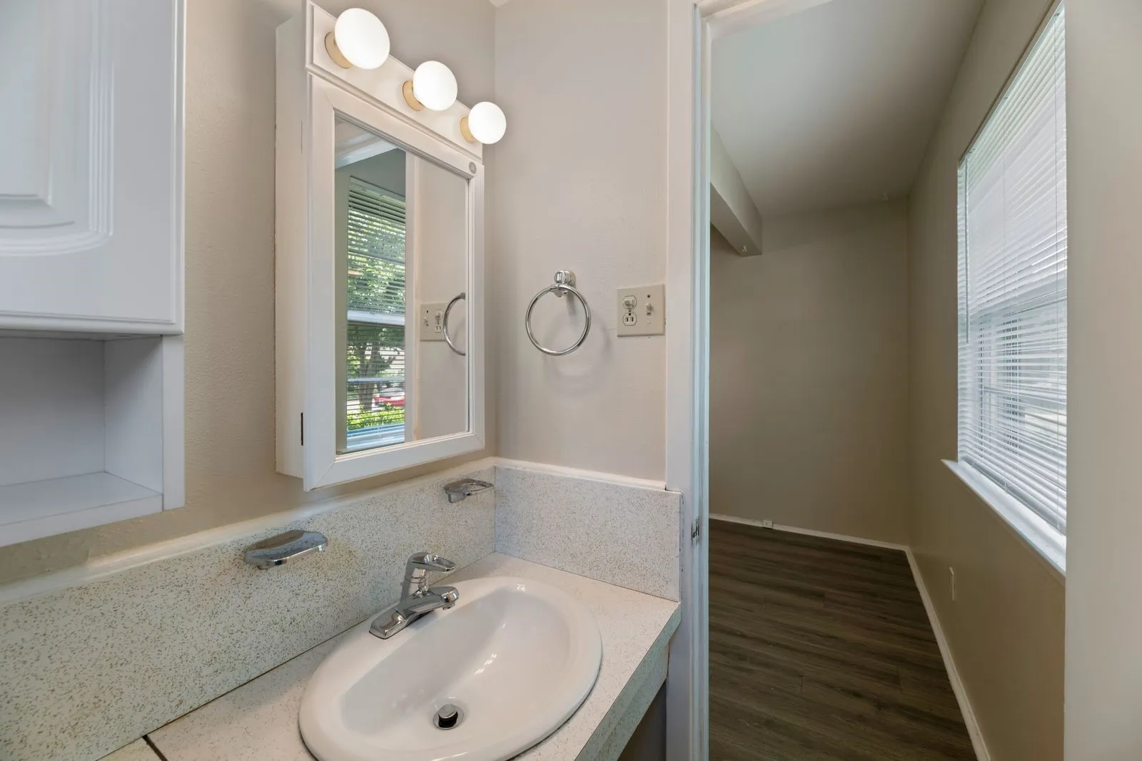 Single Family Residence For Rent in Dallas County , 11324 Prelude Drive, Dallas, Texas 75238, 3 Bedroom, 2 Bathroom, Garage spaces, 1,344 Sqft, built in 1961, mls#21405846, Real Estate Agent in Dallas, Homes For Rent in Dallas county, Homes For Rent in Dallas, Realtor in Dallas Texas, Real Estate Brokerage Independent Realty Texas, Luminita Cordes Realtor
