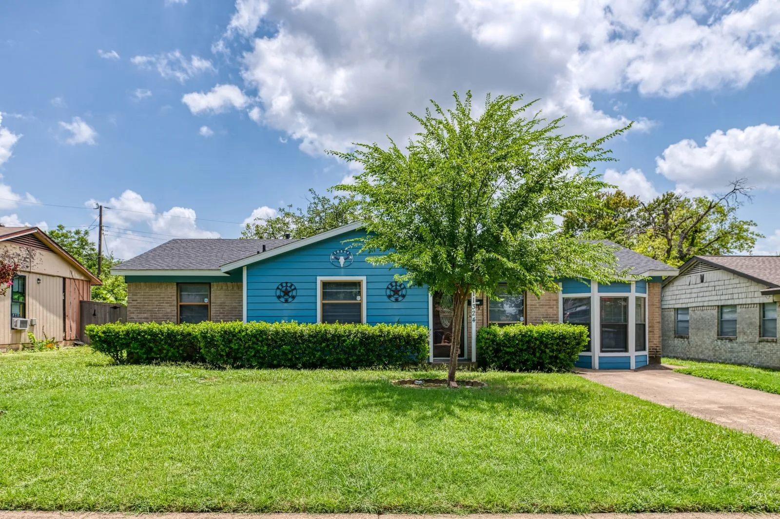 Single Family Residence For Rent in Dallas County , 11324 Prelude Drive, Dallas, Texas 75238, 3 Bedroom, 2 Bathroom, Garage spaces, 1,344 Sqft, built in 1961, mls#21405846, Real Estate Agent in Dallas, Homes For Rent in Dallas county, Homes For Rent in Dallas, Realtor in Dallas Texas, Real Estate Brokerage Independent Realty Texas, Luminita Cordes Realtor