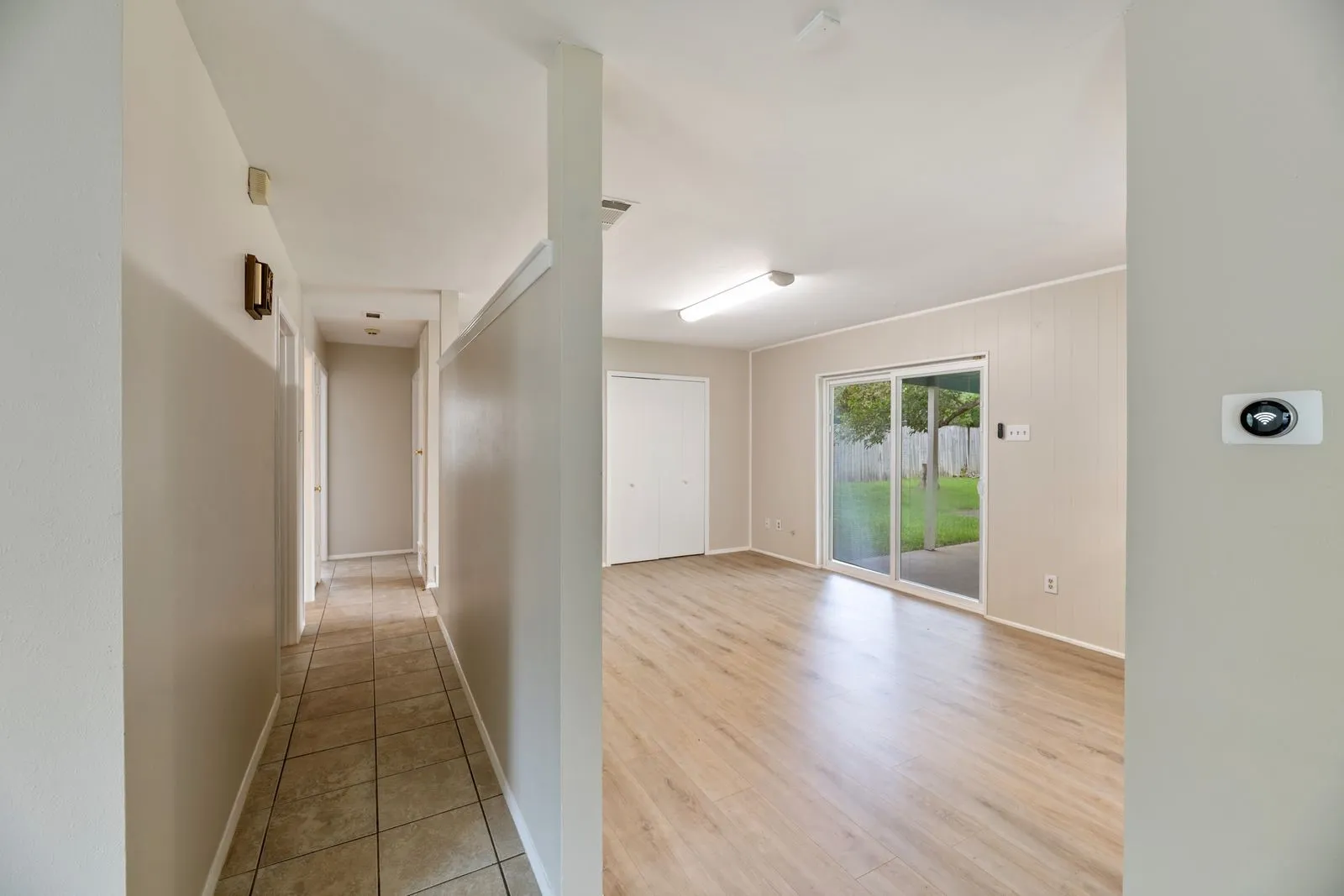 Single Family Residence For Rent in Dallas County , 11324 Prelude Drive, Dallas, Texas 75238, 3 Bedroom, 2 Bathroom, Garage spaces, 1,344 Sqft, built in 1961, mls#21405846, Real Estate Agent in Dallas, Homes For Rent in Dallas county, Homes For Rent in Dallas, Realtor in Dallas Texas, Real Estate Brokerage Independent Realty Texas, Luminita Cordes Realtor