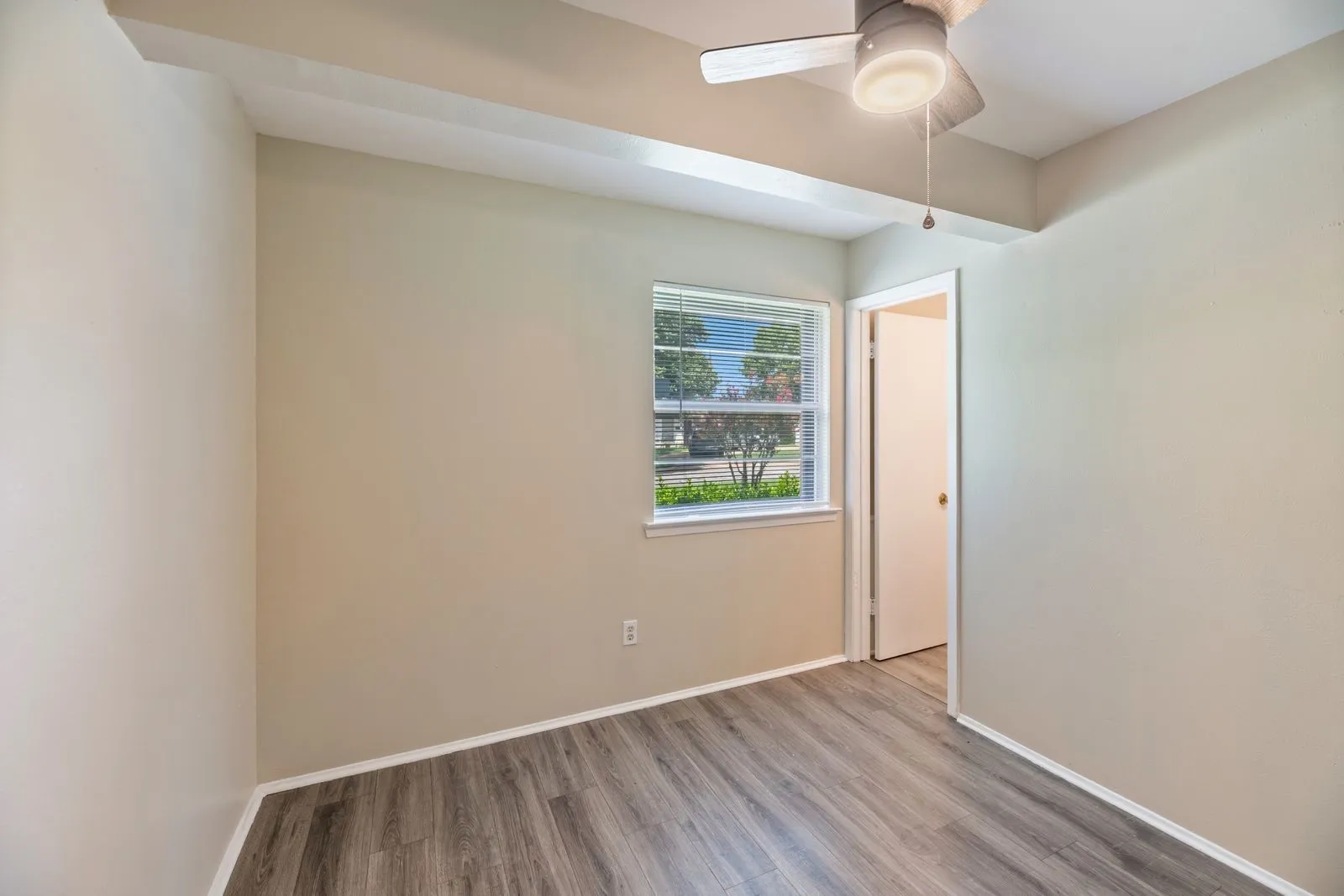 Single Family Residence For Rent in Dallas County , 11324 Prelude Drive, Dallas, Texas 75238, 3 Bedroom, 2 Bathroom, Garage spaces, 1,344 Sqft, built in 1961, mls#21405846, Real Estate Agent in Dallas, Homes For Rent in Dallas county, Homes For Rent in Dallas, Realtor in Dallas Texas, Real Estate Brokerage Independent Realty Texas, Luminita Cordes Realtor