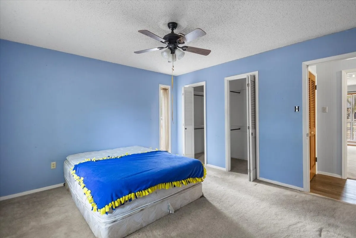 Single Family Residence For Sale in Morris County , 100 Westwood Parkway, Naples, Texas 75668, 4 Bedroom, 3 Bathroom, 2 Garage spaces, 2,909 Sqft, built in 1979, mls#21405849, Real Estate Agent in Naples, Homes For Sale in Morris county, Homes For Sale in Naples, Realtor in Naples Texas, Real Estate Brokerage Independent Realty Texas, Luminita Cordes Realtor