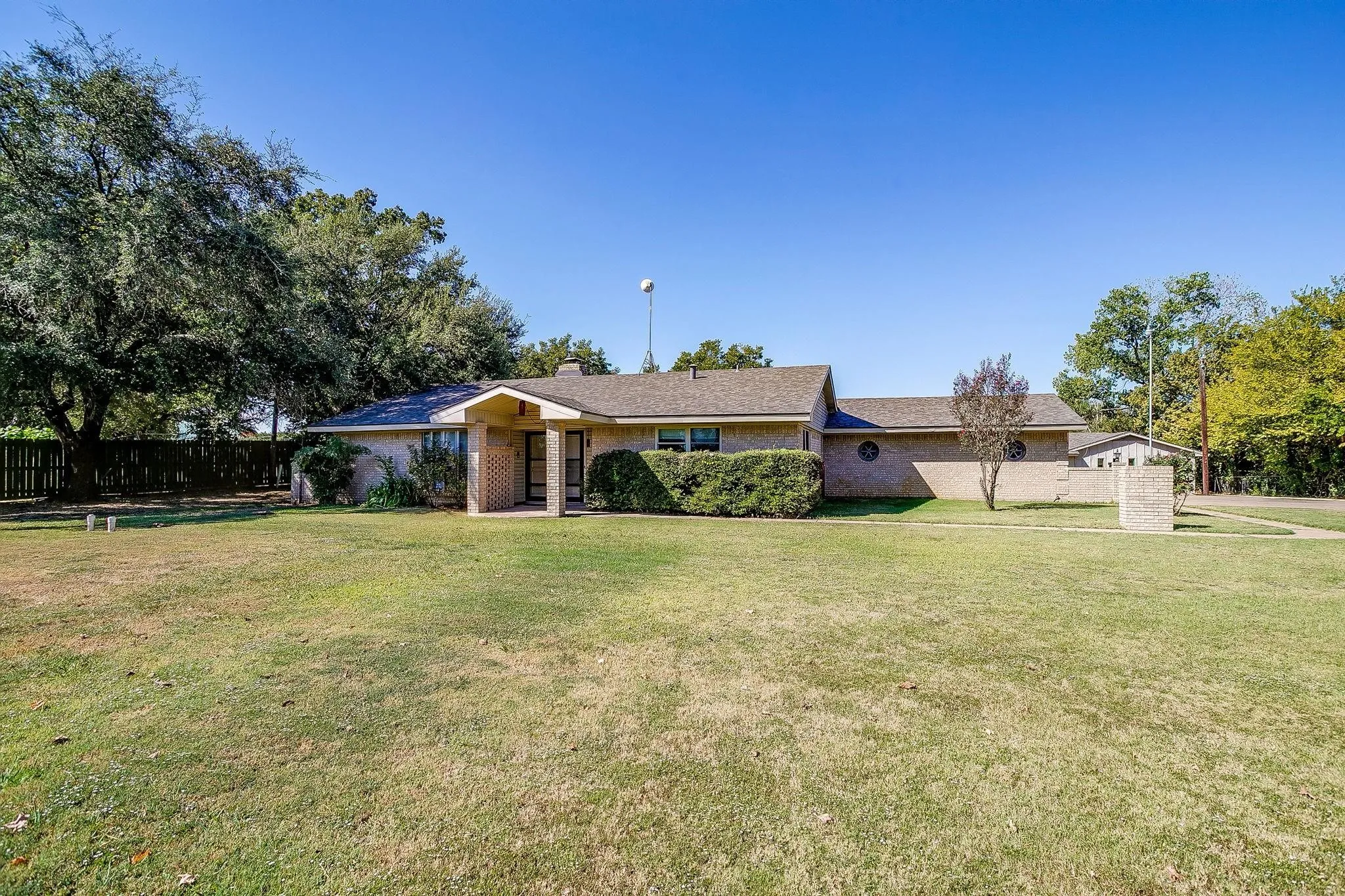 Office For Rent in Johnson County , 1060 S Burleson Boulevard, Burleson, Texas 76028, 0, 0, Garage spaces, 0 Sqft, built in 1969, mls#21403577, Real Estate Agent in Burleson, Homes For Rent in Johnson county, Homes For Rent in Burleson, Realtor in Burleson Texas, Real Estate Brokerage Independent Realty Texas, Luminita Cordes Realtor