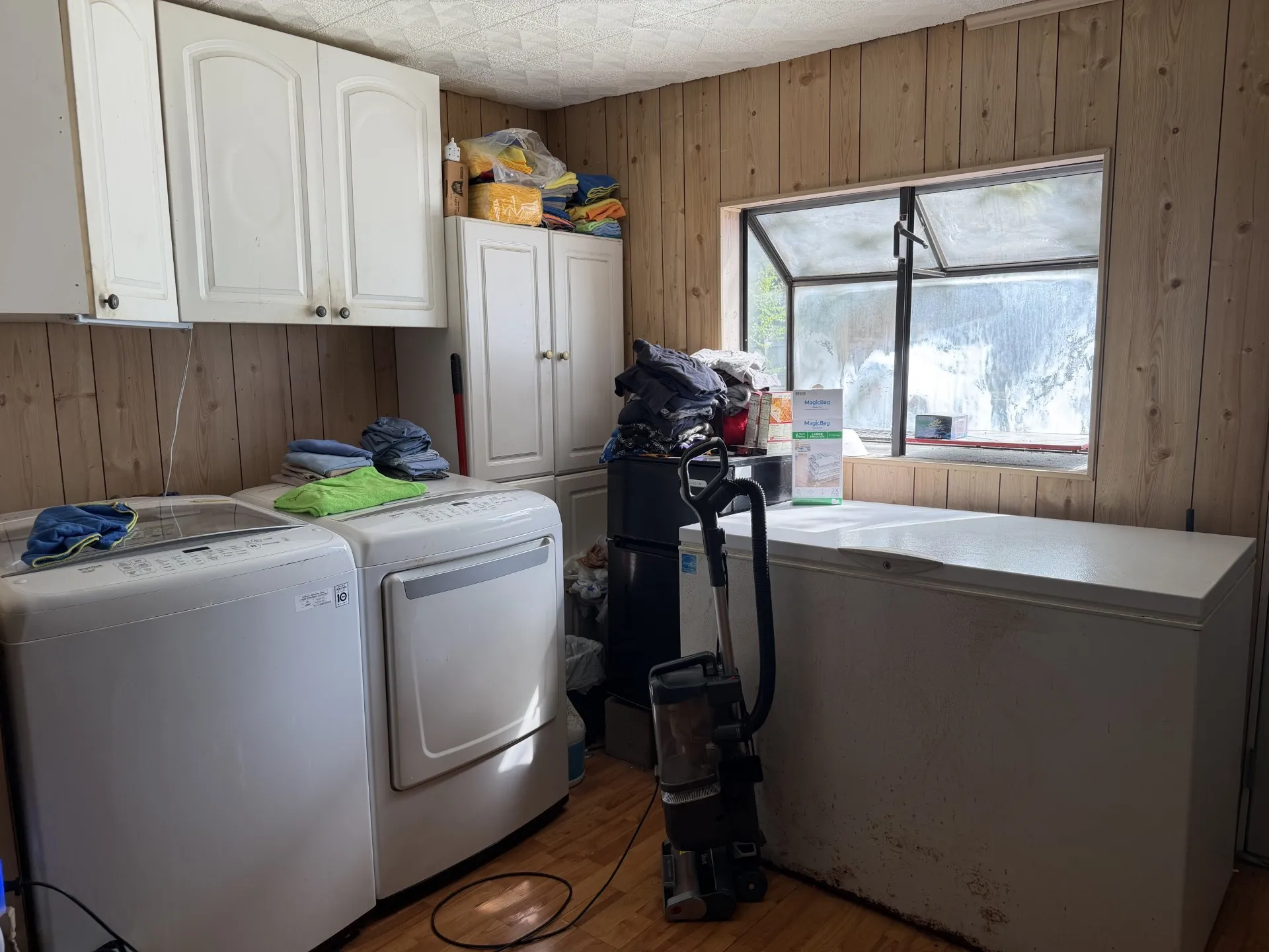 Single Family Residence For Sale in Grayson County , 114 Wainwright Street, Whitesboro, Texas 76273, 3 Bedroom, 1 Bathroom, Garage spaces, 1,428 Sqft, built in 1958, mls#21405852, Real Estate Agent in Whitesboro, Homes For Sale in Grayson county, Homes For Sale in Whitesboro, Realtor in Whitesboro Texas, Real Estate Brokerage Independent Realty Texas, Luminita Cordes Realtor