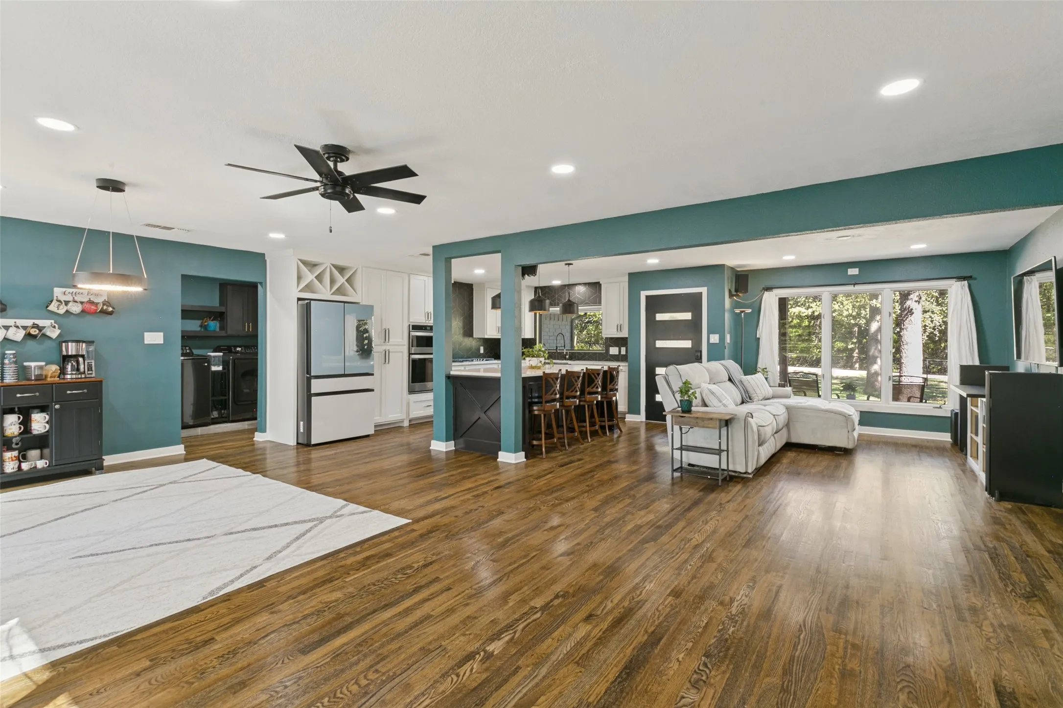 Single Family Residence For Sale in Johnson County , 5704 Pecan Circle, Alvarado, Texas 76009, 4 Bedroom, 3 Bathroom, Garage spaces, 1,921 Sqft, built in 1982, mls#21403211, Real Estate Agent in Alvarado, Homes For Sale in Johnson county, Homes For Sale in Alvarado, Realtor in Alvarado Texas, Real Estate Brokerage Independent Realty Texas, Luminita Cordes Realtor
