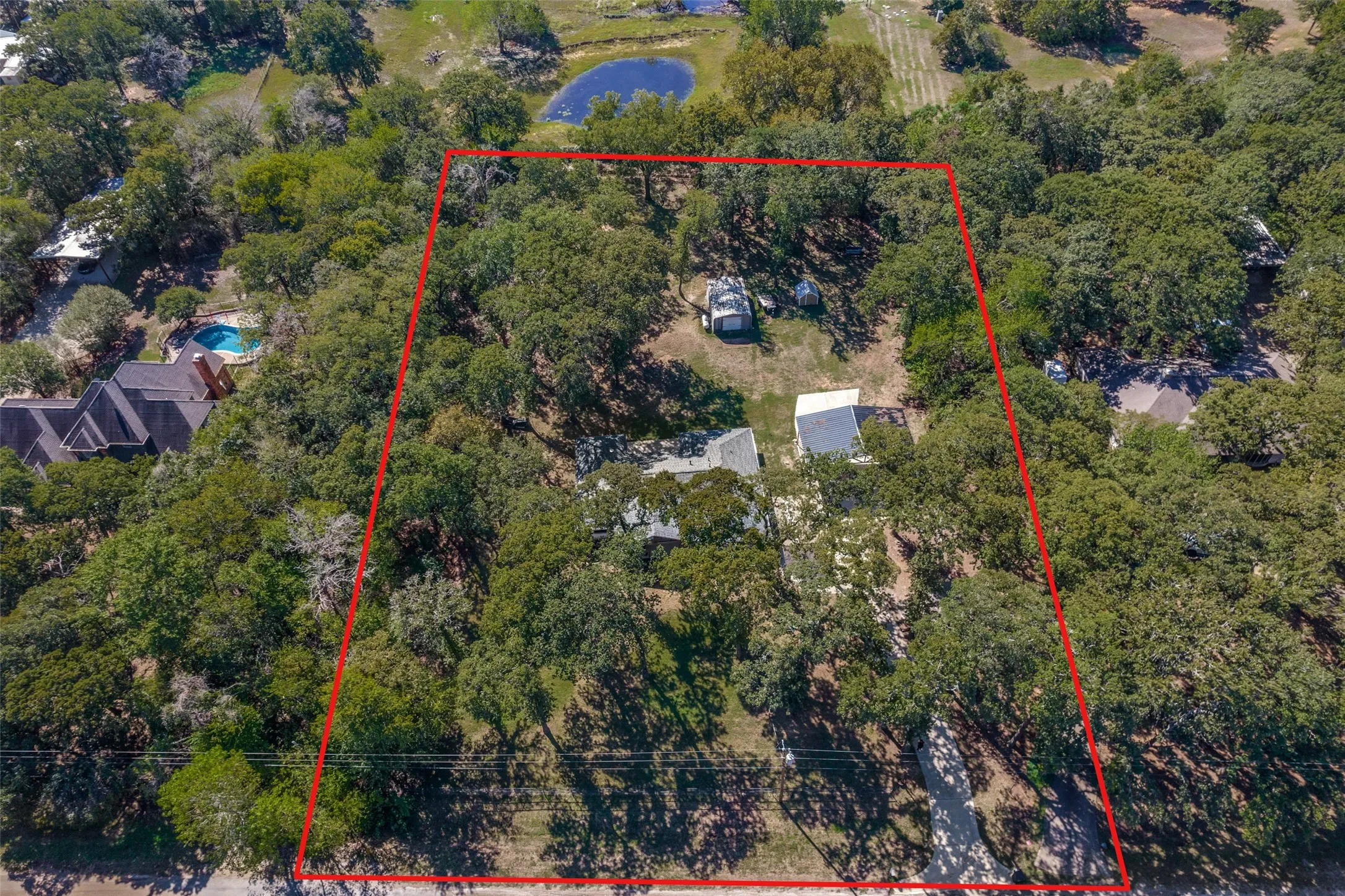 Single Family Residence For Sale in Johnson County , 5704 Pecan Circle, Alvarado, Texas 76009, 4 Bedroom, 3 Bathroom, Garage spaces, 1,921 Sqft, built in 1982, mls#21403211, Real Estate Agent in Alvarado, Homes For Sale in Johnson county, Homes For Sale in Alvarado, Realtor in Alvarado Texas, Real Estate Brokerage Independent Realty Texas, Luminita Cordes Realtor