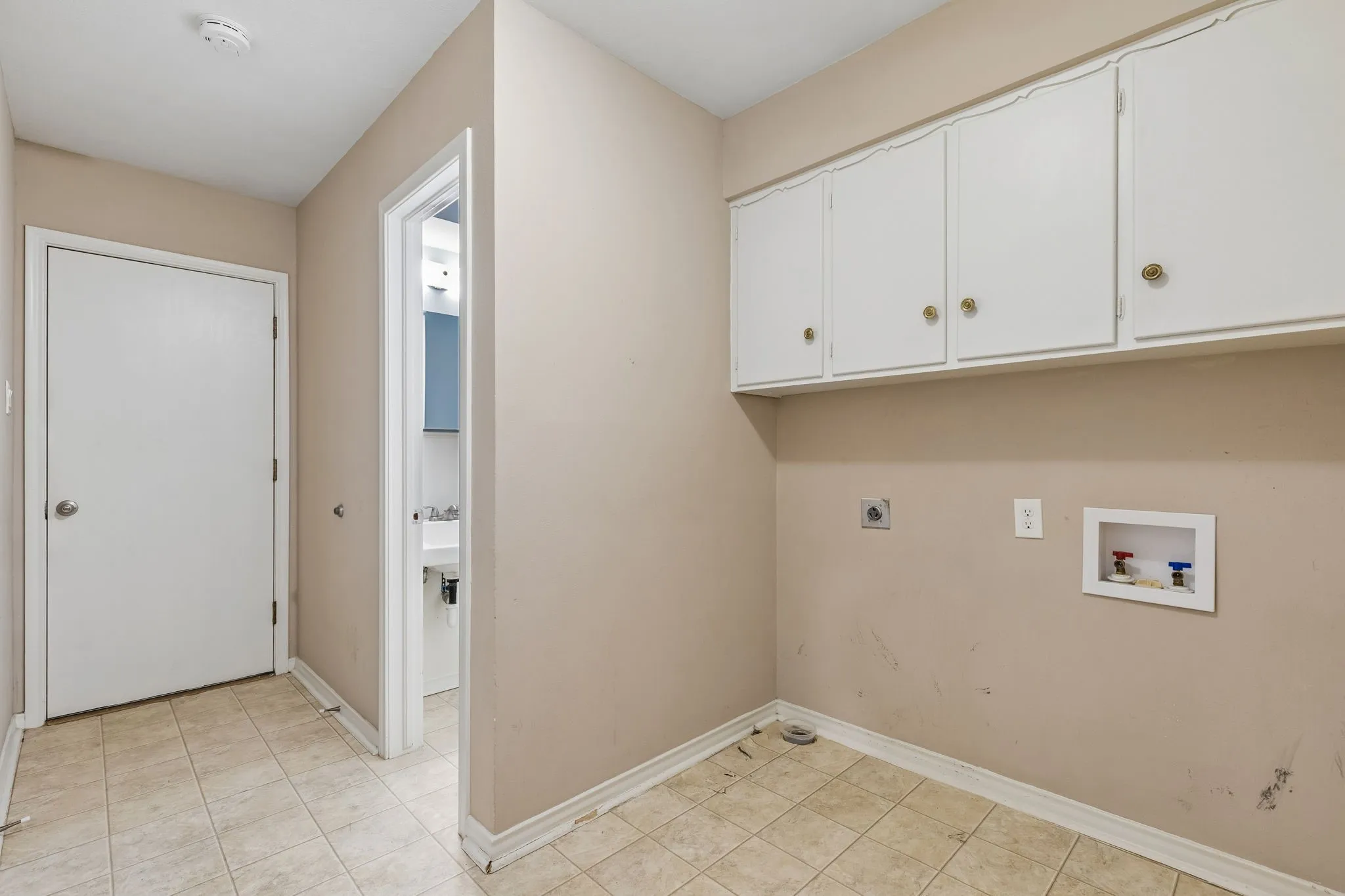 Single Family Residence For Sale in Dallas County , 7066 Arboreal Drive, Dallas, Texas 75231, 4 Bedroom, 3 Bathroom, 2 Garage spaces, 2,137 Sqft, built in 1961, mls#21395051, Real Estate Agent in Dallas, Homes For Sale in Dallas county, Homes For Sale in Dallas, Realtor in Dallas Texas, Real Estate Brokerage Independent Realty Texas, Luminita Cordes Realtor