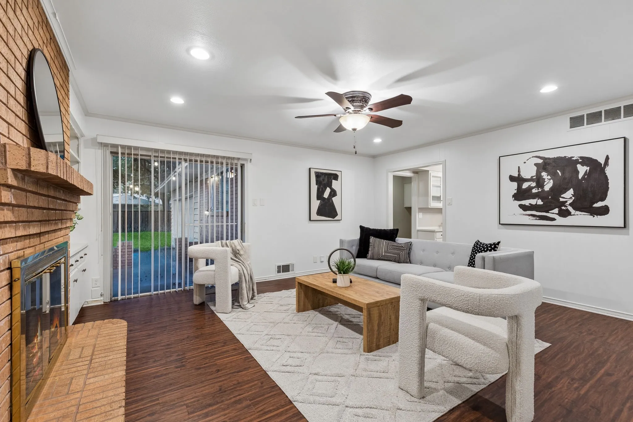 Single Family Residence For Sale in Dallas County , 7066 Arboreal Drive, Dallas, Texas 75231, 4 Bedroom, 3 Bathroom, 2 Garage spaces, 2,137 Sqft, built in 1961, mls#21395051, Real Estate Agent in Dallas, Homes For Sale in Dallas county, Homes For Sale in Dallas, Realtor in Dallas Texas, Real Estate Brokerage Independent Realty Texas, Luminita Cordes Realtor