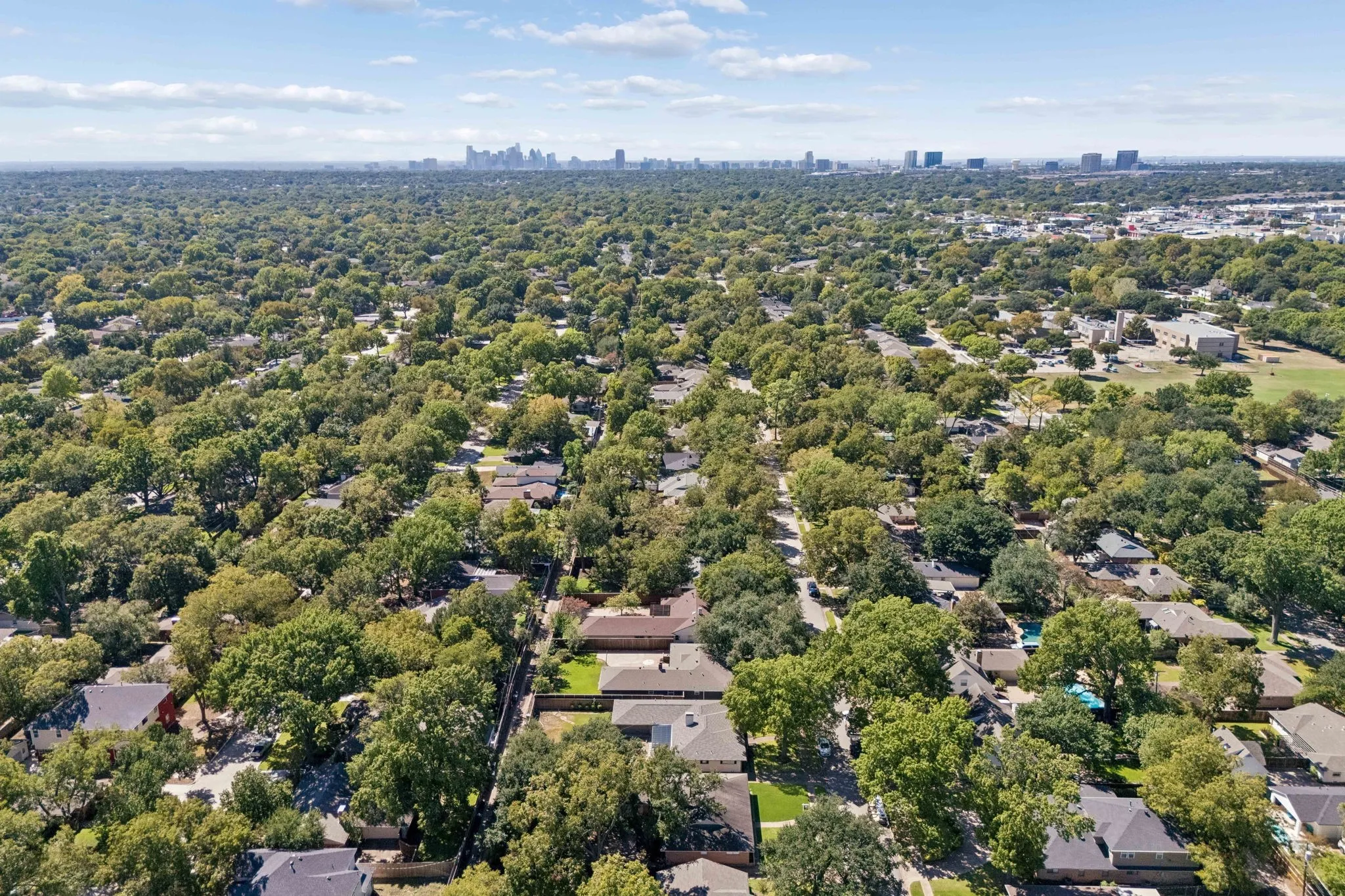 Single Family Residence For Sale in Dallas County , 7066 Arboreal Drive, Dallas, Texas 75231, 4 Bedroom, 3 Bathroom, 2 Garage spaces, 2,137 Sqft, built in 1961, mls#21395051, Real Estate Agent in Dallas, Homes For Sale in Dallas county, Homes For Sale in Dallas, Realtor in Dallas Texas, Real Estate Brokerage Independent Realty Texas, Luminita Cordes Realtor