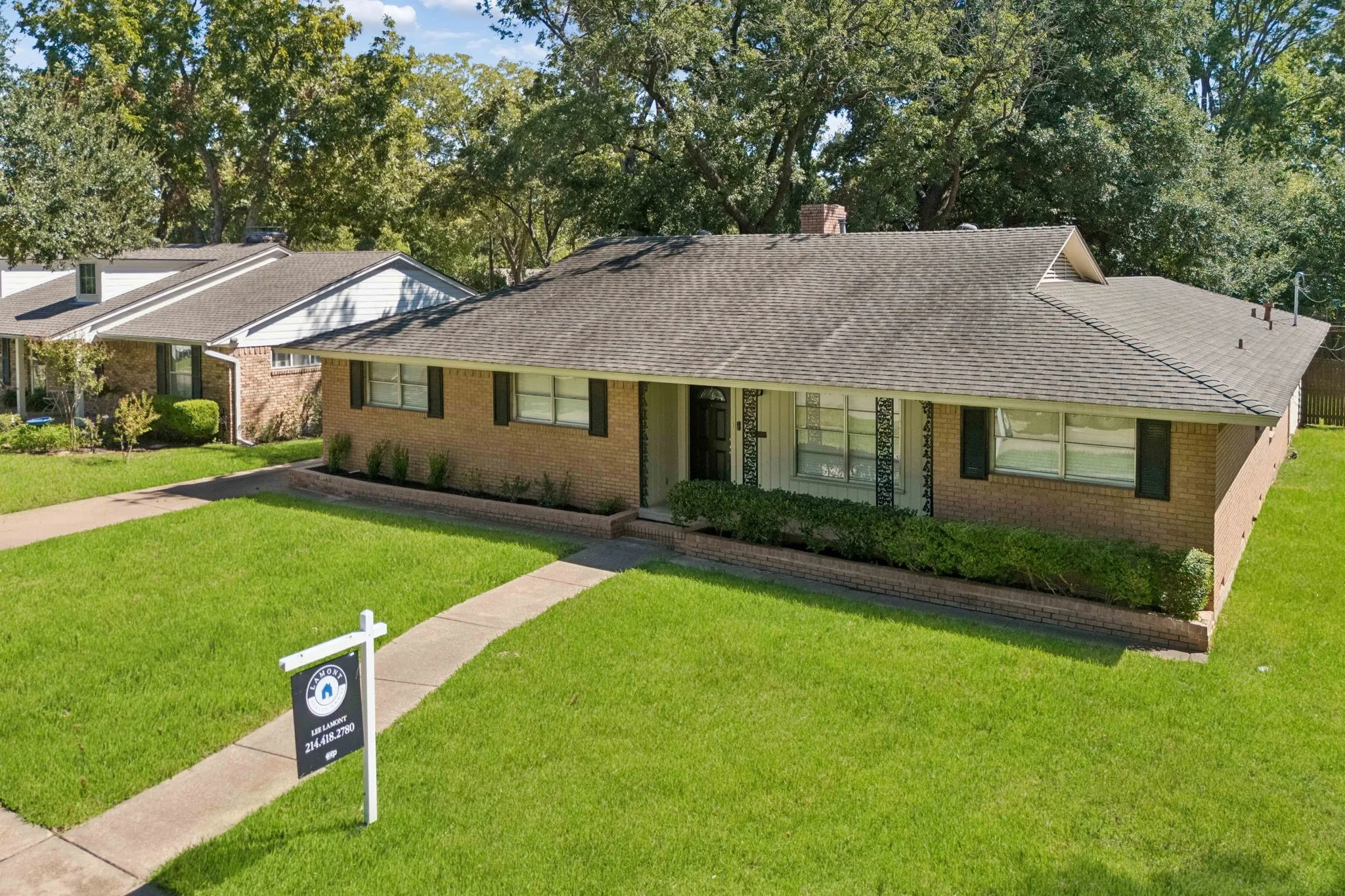 Single Family Residence For Sale in Dallas County , 7066 Arboreal Drive, Dallas, Texas 75231, 4 Bedroom, 3 Bathroom, 2 Garage spaces, 2,137 Sqft, built in 1961, mls#21395051, Real Estate Agent in Dallas, Homes For Sale in Dallas county, Homes For Sale in Dallas, Realtor in Dallas Texas, Real Estate Brokerage Independent Realty Texas, Luminita Cordes Realtor