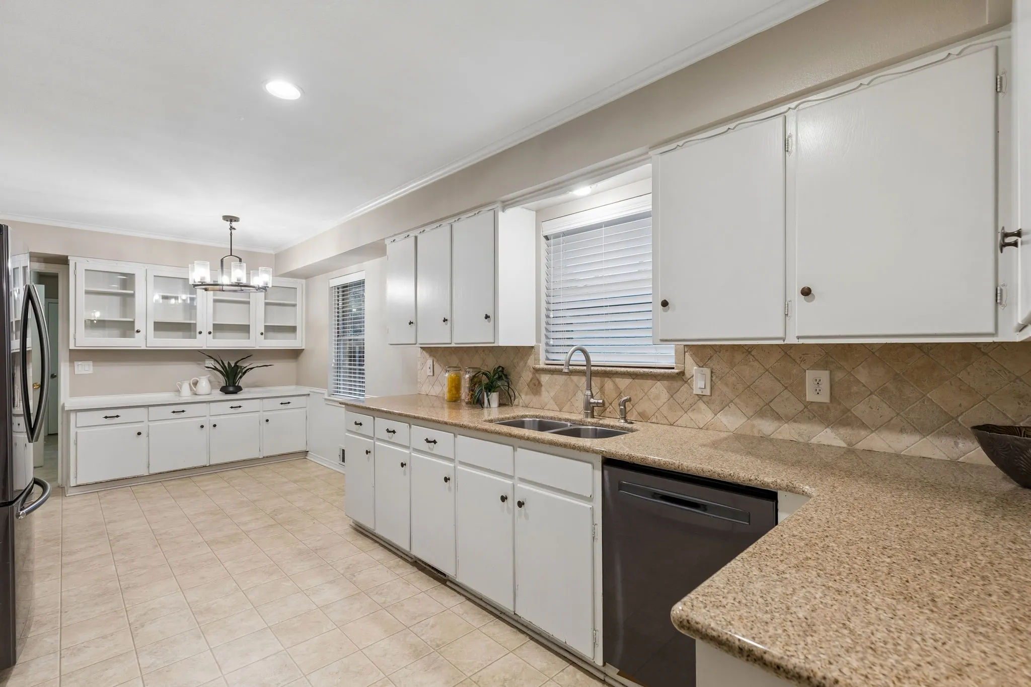Single Family Residence For Sale in Dallas County , 7066 Arboreal Drive, Dallas, Texas 75231, 4 Bedroom, 3 Bathroom, 2 Garage spaces, 2,137 Sqft, built in 1961, mls#21395051, Real Estate Agent in Dallas, Homes For Sale in Dallas county, Homes For Sale in Dallas, Realtor in Dallas Texas, Real Estate Brokerage Independent Realty Texas, Luminita Cordes Realtor