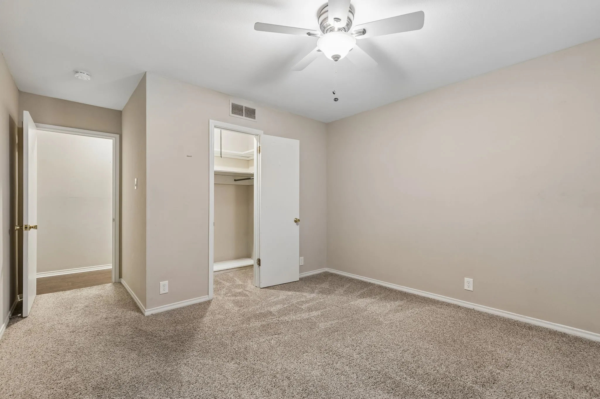 Single Family Residence For Sale in Dallas County , 7066 Arboreal Drive, Dallas, Texas 75231, 4 Bedroom, 3 Bathroom, 2 Garage spaces, 2,137 Sqft, built in 1961, mls#21395051, Real Estate Agent in Dallas, Homes For Sale in Dallas county, Homes For Sale in Dallas, Realtor in Dallas Texas, Real Estate Brokerage Independent Realty Texas, Luminita Cordes Realtor