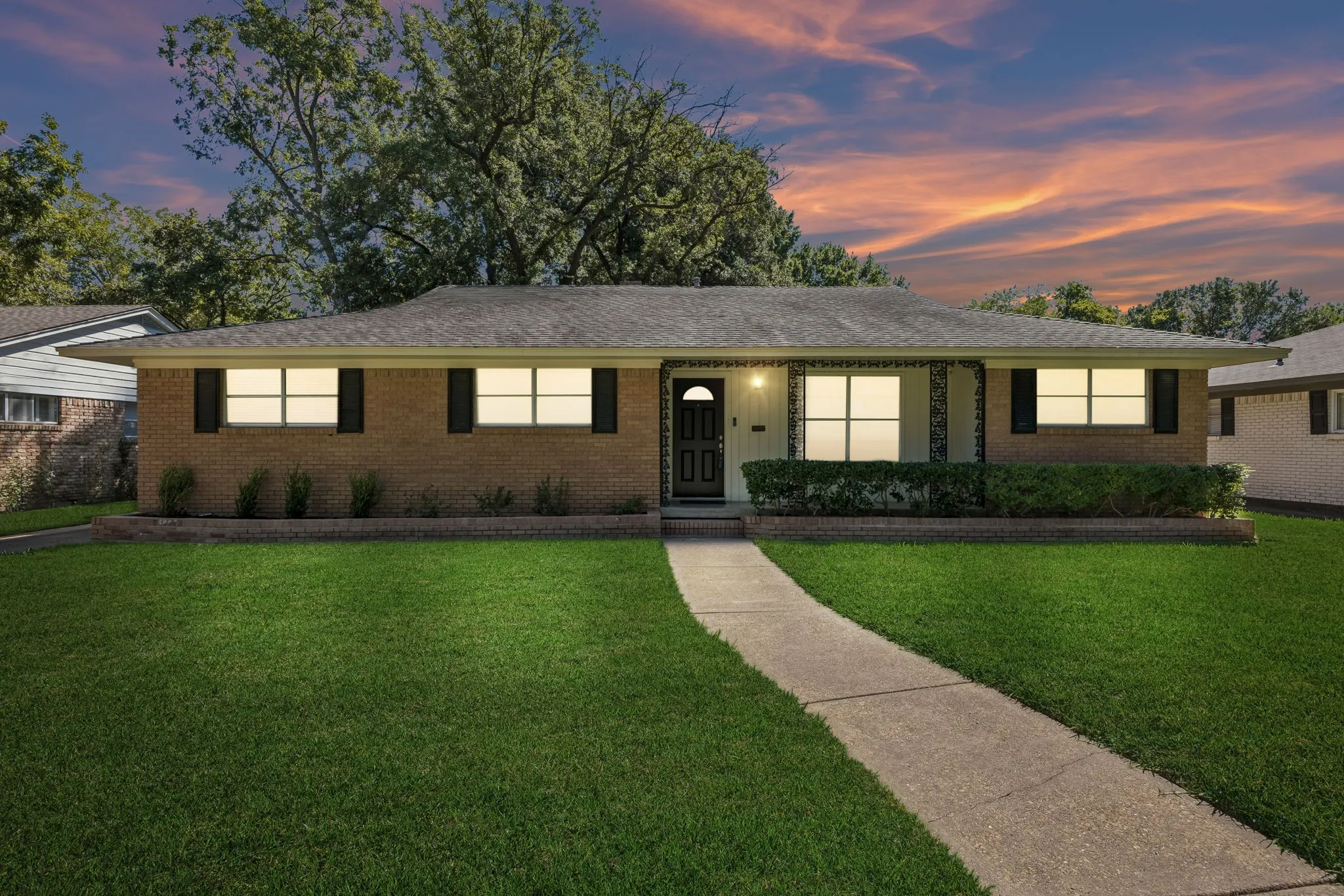 Single Family Residence For Sale in Dallas County , 7066 Arboreal Drive, Dallas, Texas 75231, 4 Bedroom, 3 Bathroom, 2 Garage spaces, 2,137 Sqft, built in 1961, mls#21395051, Real Estate Agent in Dallas, Homes For Sale in Dallas county, Homes For Sale in Dallas, Realtor in Dallas Texas, Real Estate Brokerage Independent Realty Texas, Luminita Cordes Realtor