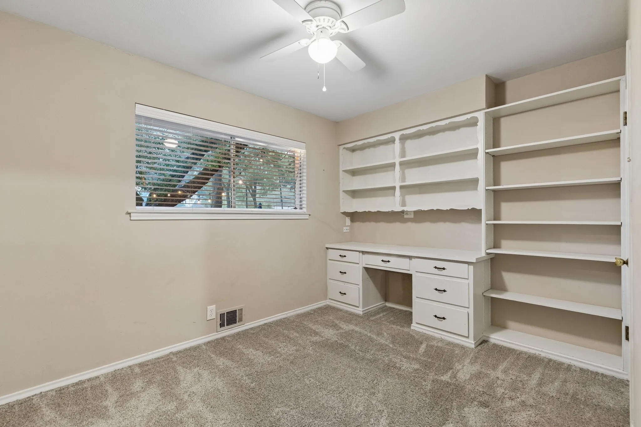 Single Family Residence For Sale in Dallas County , 7066 Arboreal Drive, Dallas, Texas 75231, 4 Bedroom, 3 Bathroom, 2 Garage spaces, 2,137 Sqft, built in 1961, mls#21395051, Real Estate Agent in Dallas, Homes For Sale in Dallas county, Homes For Sale in Dallas, Realtor in Dallas Texas, Real Estate Brokerage Independent Realty Texas, Luminita Cordes Realtor