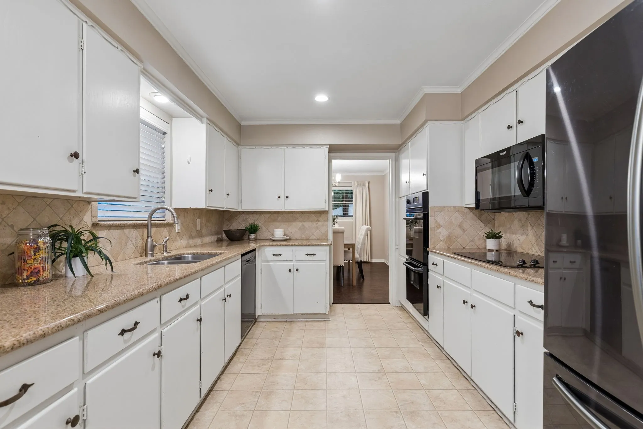 Single Family Residence For Sale in Dallas County , 7066 Arboreal Drive, Dallas, Texas 75231, 4 Bedroom, 3 Bathroom, 2 Garage spaces, 2,137 Sqft, built in 1961, mls#21395051, Real Estate Agent in Dallas, Homes For Sale in Dallas county, Homes For Sale in Dallas, Realtor in Dallas Texas, Real Estate Brokerage Independent Realty Texas, Luminita Cordes Realtor