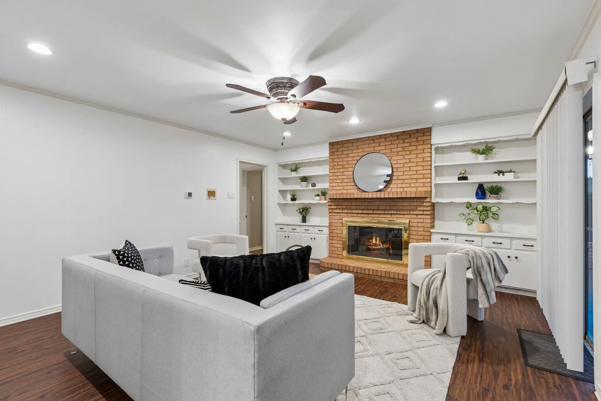 Single Family Residence For Sale in Dallas County , 7066 Arboreal Drive, Dallas, Texas 75231, 4 Bedroom, 3 Bathroom, 2 Garage spaces, 2,137 Sqft, built in 1961, mls#21395051, Real Estate Agent in Dallas, Homes For Sale in Dallas county, Homes For Sale in Dallas, Realtor in Dallas Texas, Real Estate Brokerage Independent Realty Texas, Luminita Cordes Realtor
