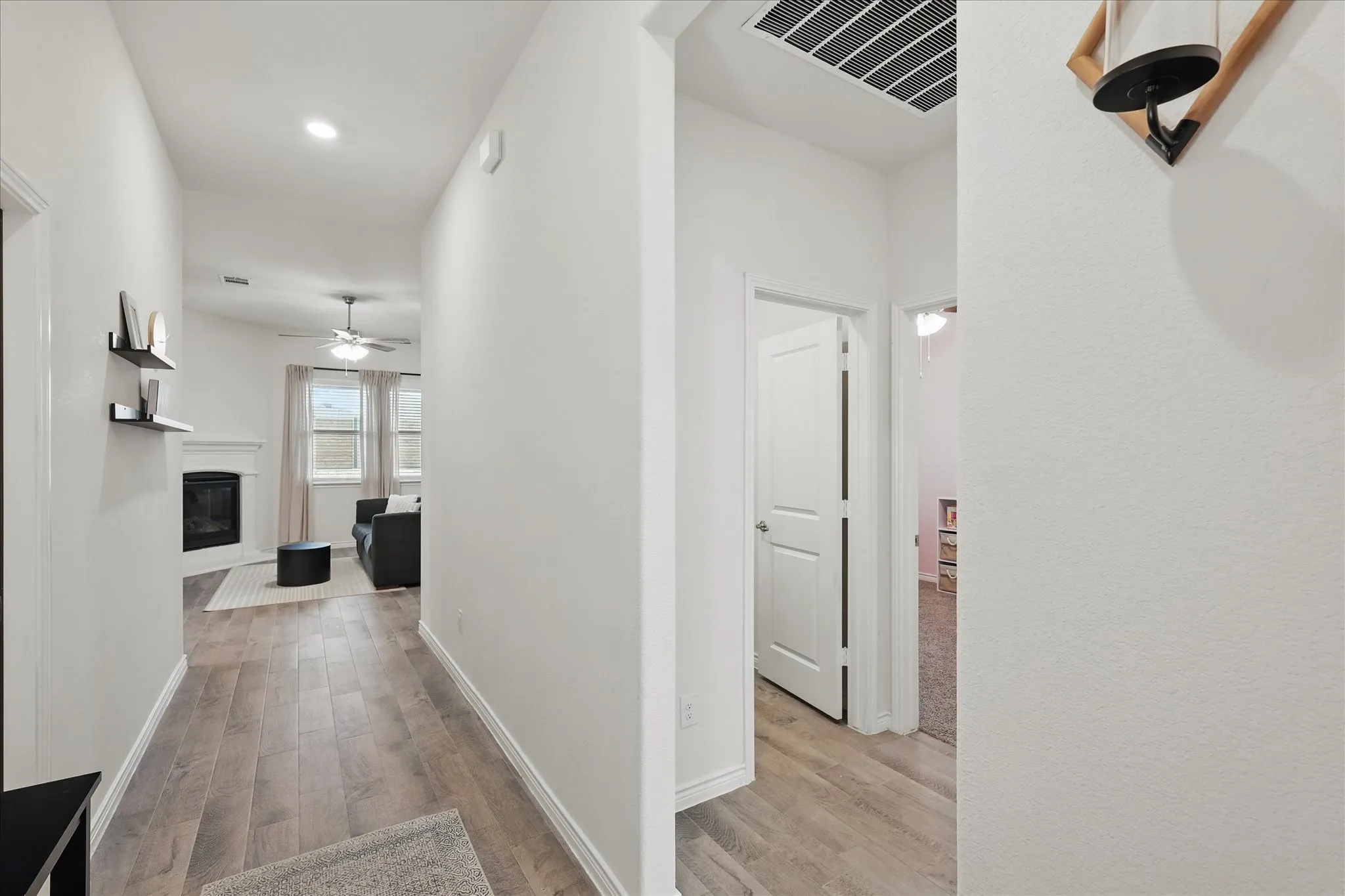Single Family Residence For Rent in Denton County , 3409 Brady Starr Drive, Aubrey, Texas 76227, 3 Bedroom, 2 Bathroom, 2 Garage spaces, 1,523 Sqft, built in 2022, mls#21405863, Real Estate Agent in Aubrey, Homes For Rent in Denton county, Homes For Rent in Aubrey, Realtor in Aubrey Texas, Real Estate Brokerage Independent Realty Texas, Luminita Cordes Realtor