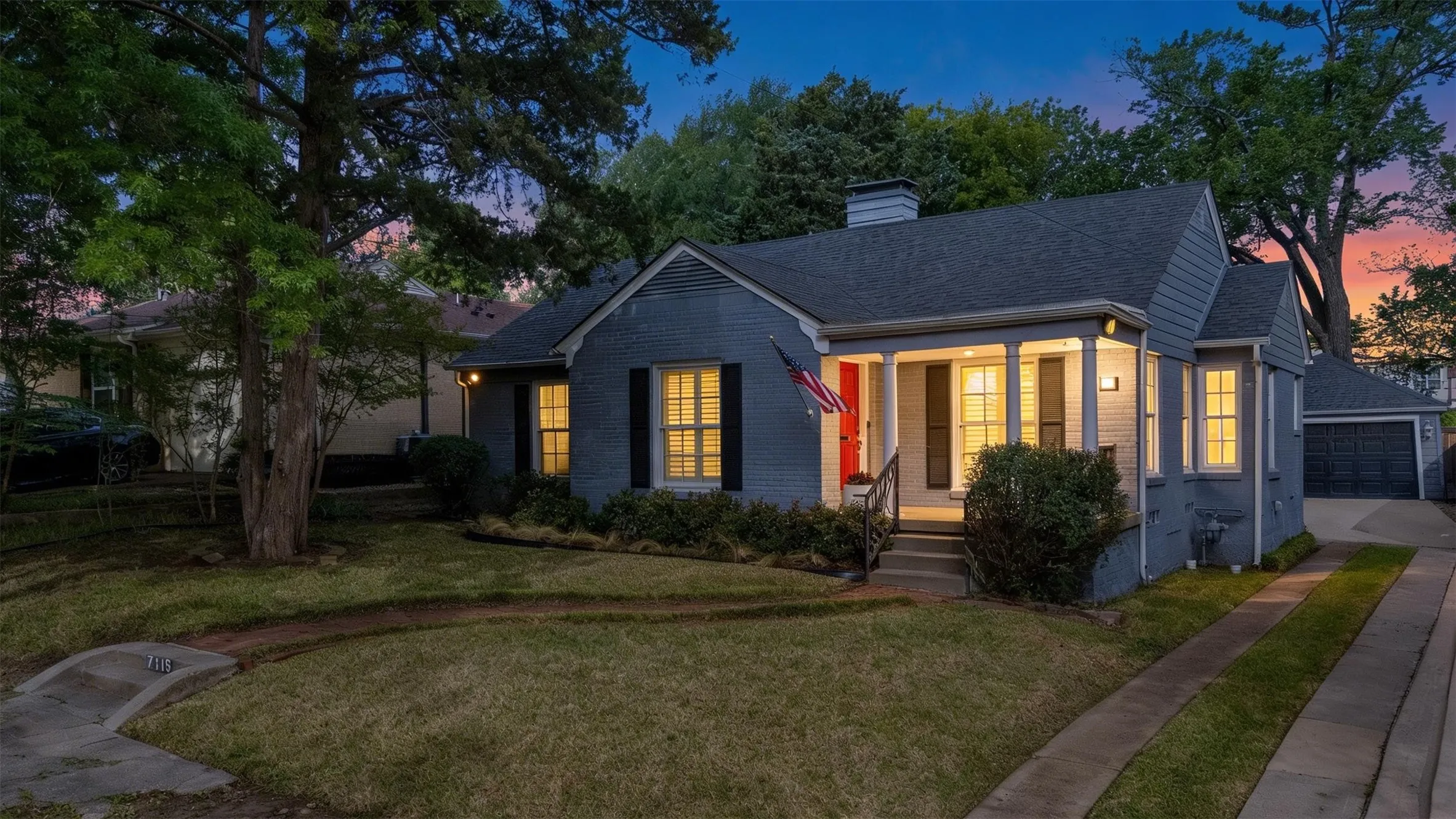 Single Family Residence For Sale in Dallas County , 7119 Vivian Avenue, Dallas, Texas 75223, 3 Bedroom, 2 Bathroom, 2 Garage spaces, 2,278 Sqft, built in 1940, mls#21405741, Real Estate Agent in Dallas, Homes For Sale in Dallas county, Homes For Sale in Dallas, Realtor in Dallas Texas, Real Estate Brokerage Independent Realty Texas, Luminita Cordes Realtor