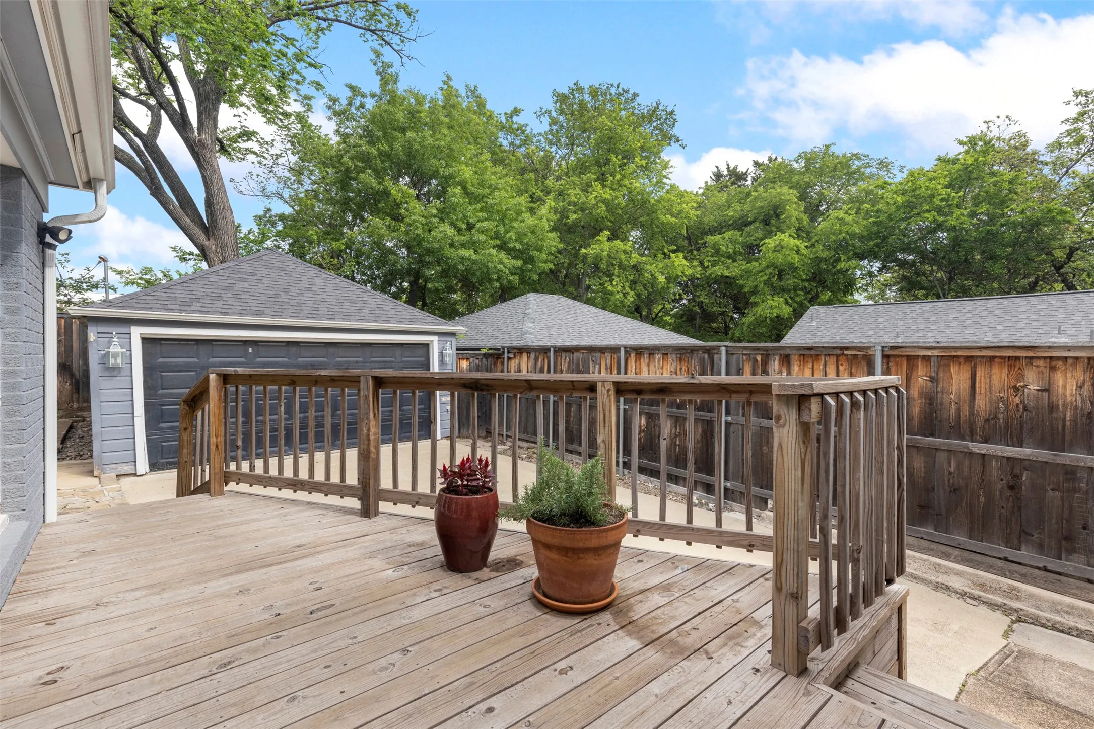 Single Family Residence For Sale in Dallas County , 7119 Vivian Avenue, Dallas, Texas 75223, 3 Bedroom, 2 Bathroom, 2 Garage spaces, 2,278 Sqft, built in 1940, mls#21405741, Real Estate Agent in Dallas, Homes For Sale in Dallas county, Homes For Sale in Dallas, Realtor in Dallas Texas, Real Estate Brokerage Independent Realty Texas, Luminita Cordes Realtor