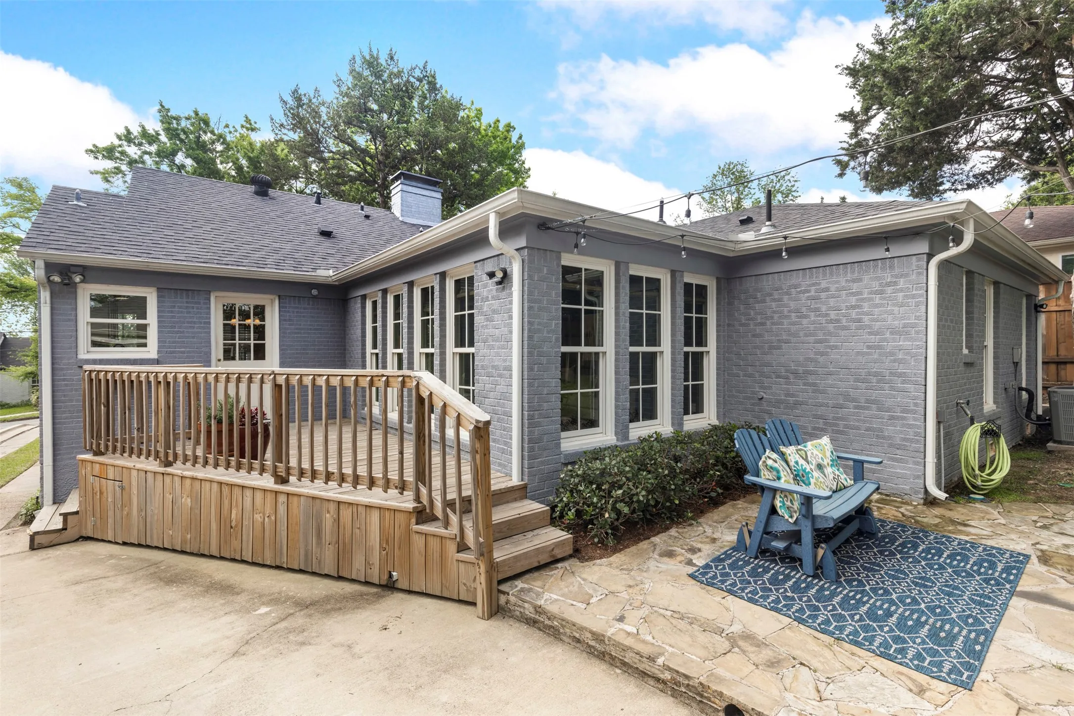 Single Family Residence For Sale in Dallas County , 7119 Vivian Avenue, Dallas, Texas 75223, 3 Bedroom, 2 Bathroom, 2 Garage spaces, 2,278 Sqft, built in 1940, mls#21405741, Real Estate Agent in Dallas, Homes For Sale in Dallas county, Homes For Sale in Dallas, Realtor in Dallas Texas, Real Estate Brokerage Independent Realty Texas, Luminita Cordes Realtor