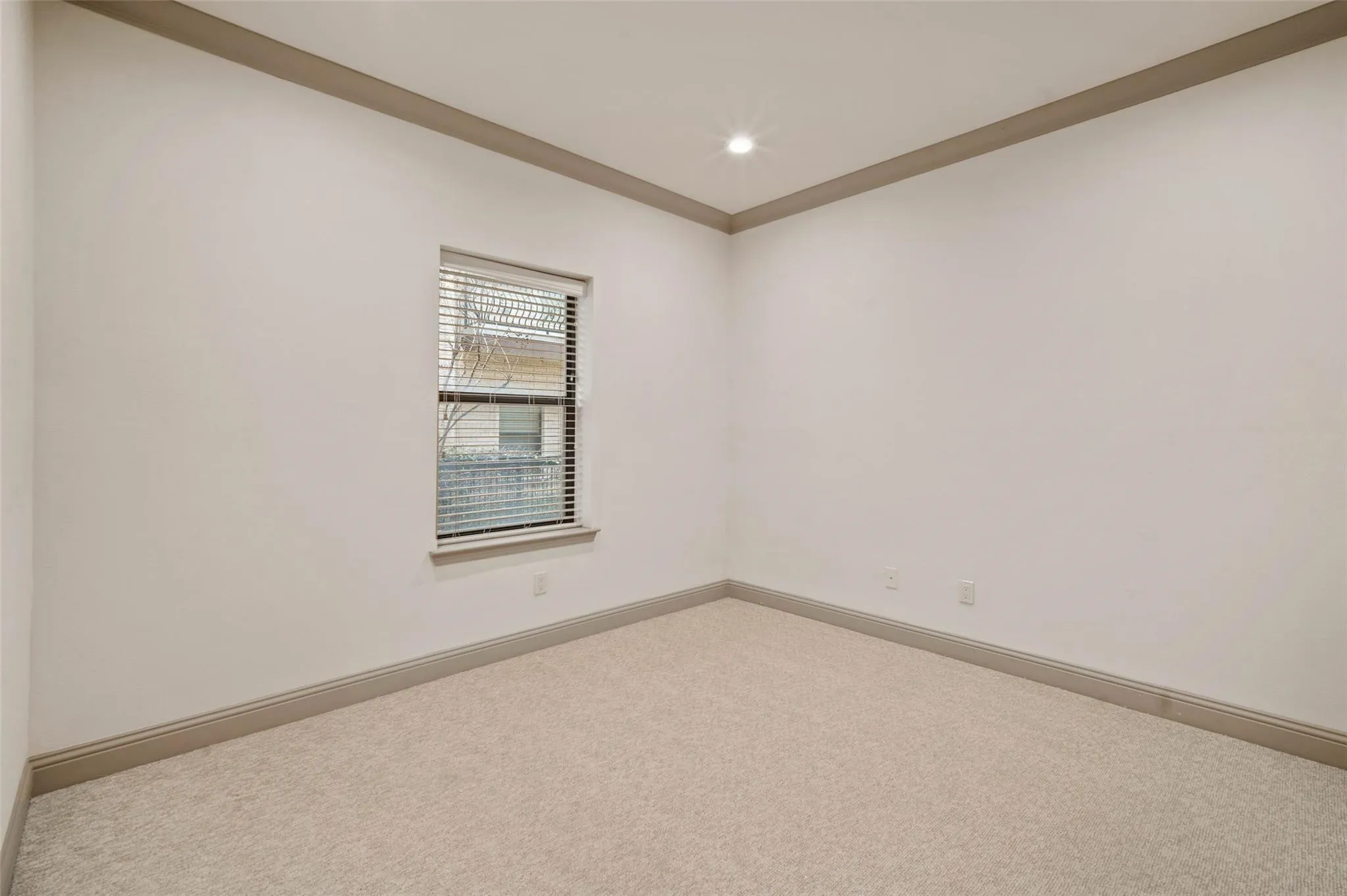 Townhouse For Rent in Dallas County , 3142 Ross Avenue 4, Dallas, Texas 75204, 3 Bedroom, 3 Bathroom, 2 Garage spaces, 17,830 Sqft, built in 2014, mls#21405634, Real Estate Agent in Dallas, Homes For Rent in Dallas county, Homes For Rent in Dallas, Realtor in Dallas Texas, Real Estate Brokerage Independent Realty Texas, Luminita Cordes Realtor