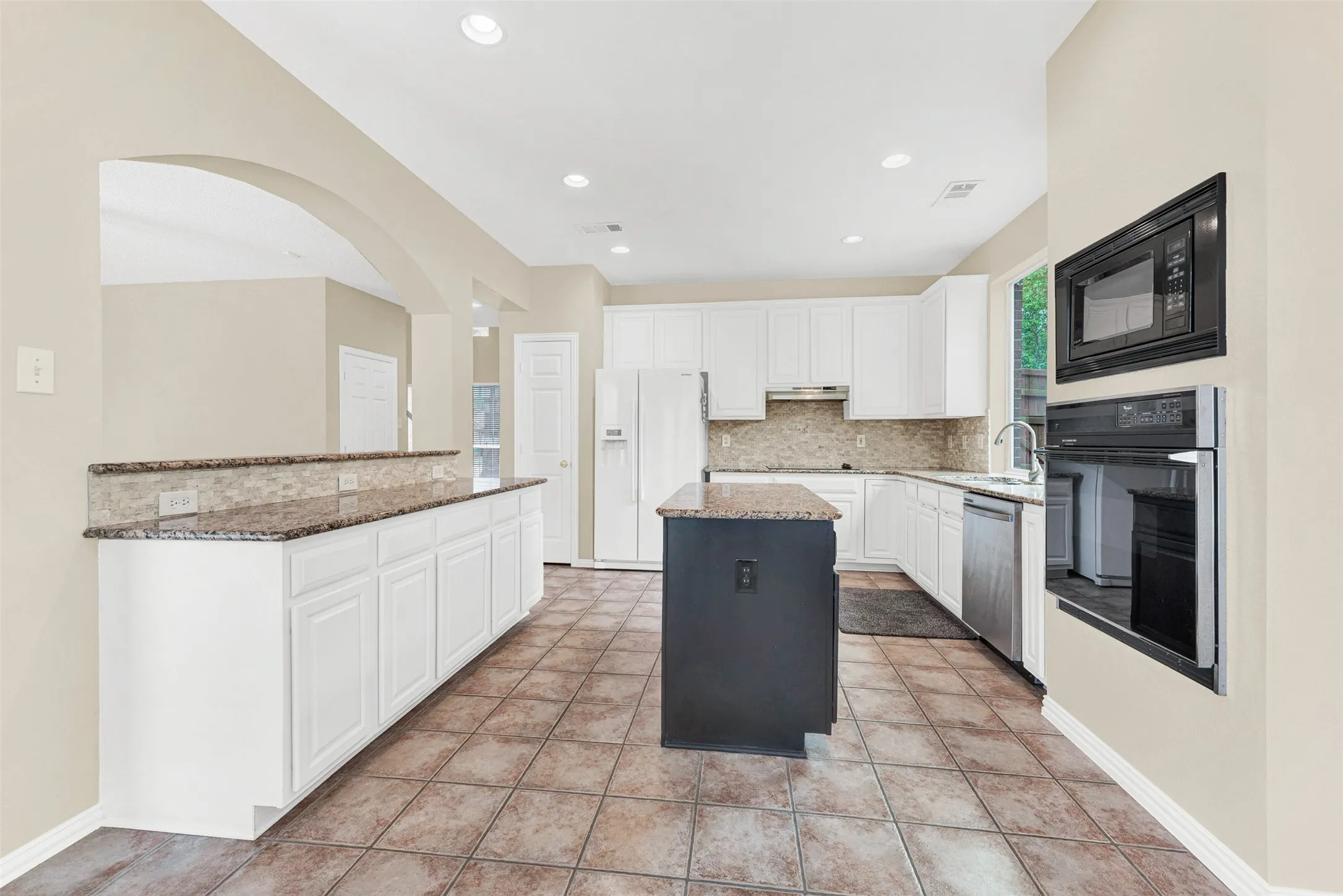 Single Family Residence For Sale in Collin County , 1101 Easton Lane, Allen, Texas 75002, 3 Bedroom, 3 Bathroom, 2 Garage spaces, 2,466 Sqft, built in 1994, mls#21405012, Real Estate Agent in Allen, Homes For Sale in Collin county, Homes For Sale in Allen, Realtor in Allen Texas, Real Estate Brokerage Independent Realty Texas, Luminita Cordes Realtor