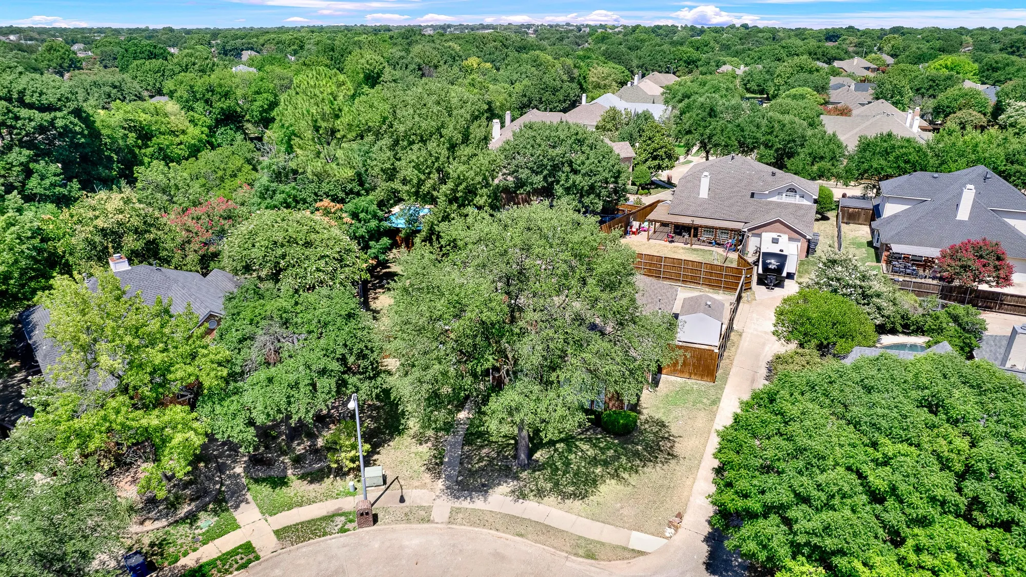 Single Family Residence For Sale in Collin County , 1101 Easton Lane, Allen, Texas 75002, 3 Bedroom, 3 Bathroom, 2 Garage spaces, 2,466 Sqft, built in 1994, mls#21405012, Real Estate Agent in Allen, Homes For Sale in Collin county, Homes For Sale in Allen, Realtor in Allen Texas, Real Estate Brokerage Independent Realty Texas, Luminita Cordes Realtor