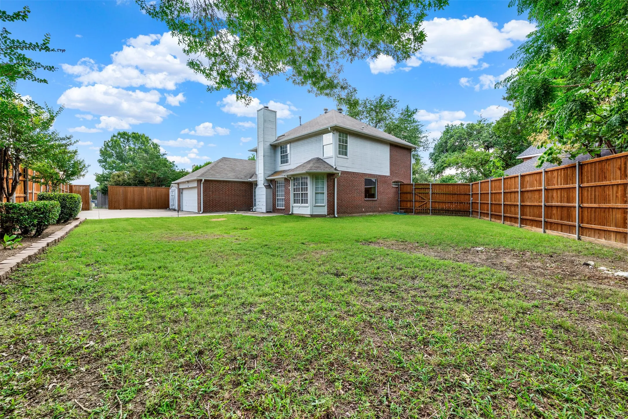 Single Family Residence For Sale in Collin County , 1101 Easton Lane, Allen, Texas 75002, 3 Bedroom, 3 Bathroom, 2 Garage spaces, 2,466 Sqft, built in 1994, mls#21405012, Real Estate Agent in Allen, Homes For Sale in Collin county, Homes For Sale in Allen, Realtor in Allen Texas, Real Estate Brokerage Independent Realty Texas, Luminita Cordes Realtor
