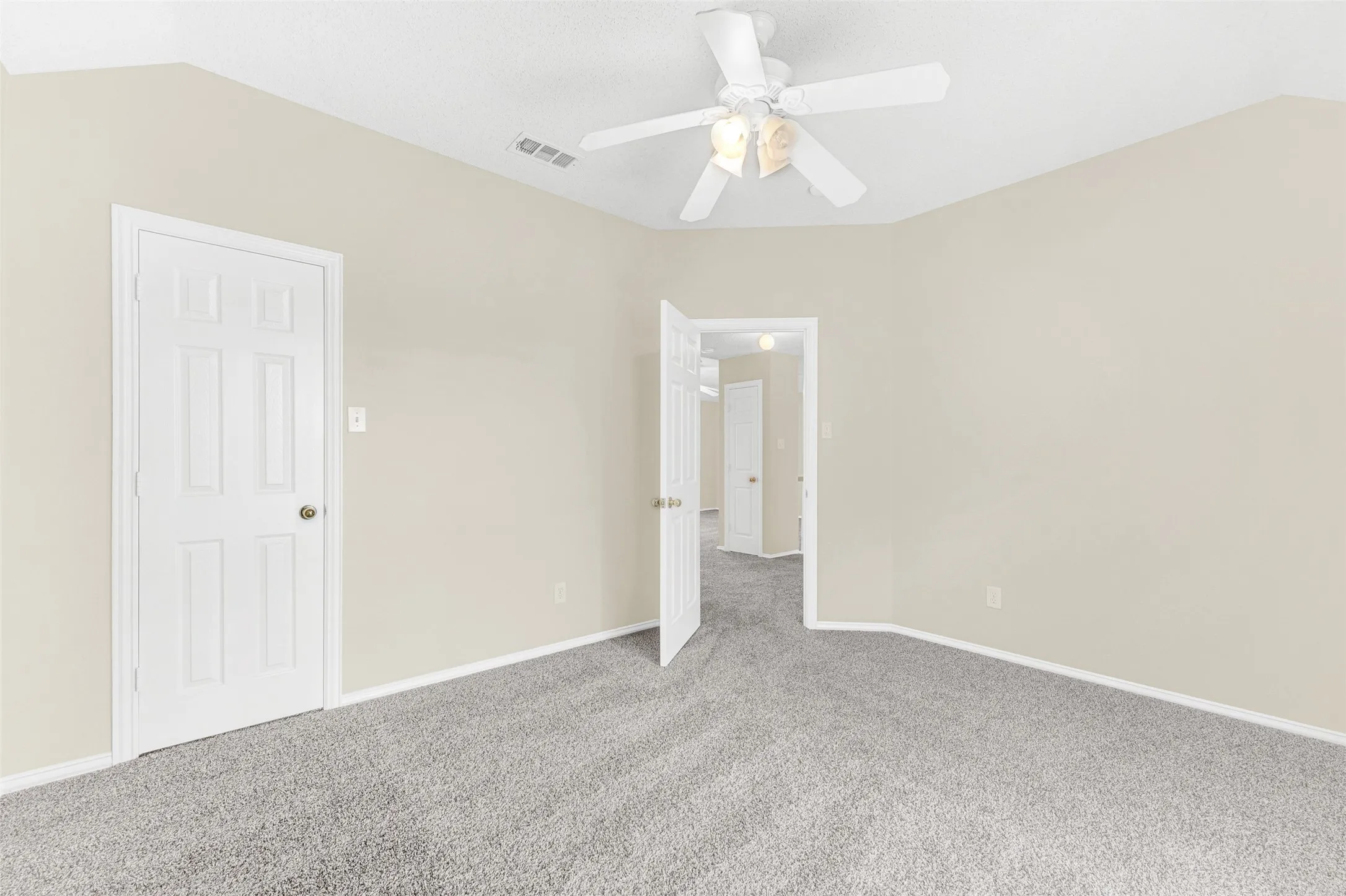 Single Family Residence For Sale in Collin County , 1101 Easton Lane, Allen, Texas 75002, 3 Bedroom, 3 Bathroom, 2 Garage spaces, 2,466 Sqft, built in 1994, mls#21405012, Real Estate Agent in Allen, Homes For Sale in Collin county, Homes For Sale in Allen, Realtor in Allen Texas, Real Estate Brokerage Independent Realty Texas, Luminita Cordes Realtor