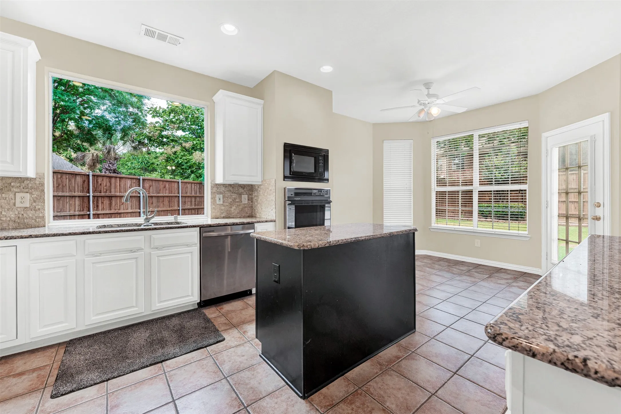 Single Family Residence For Sale in Collin County , 1101 Easton Lane, Allen, Texas 75002, 3 Bedroom, 3 Bathroom, 2 Garage spaces, 2,466 Sqft, built in 1994, mls#21405012, Real Estate Agent in Allen, Homes For Sale in Collin county, Homes For Sale in Allen, Realtor in Allen Texas, Real Estate Brokerage Independent Realty Texas, Luminita Cordes Realtor