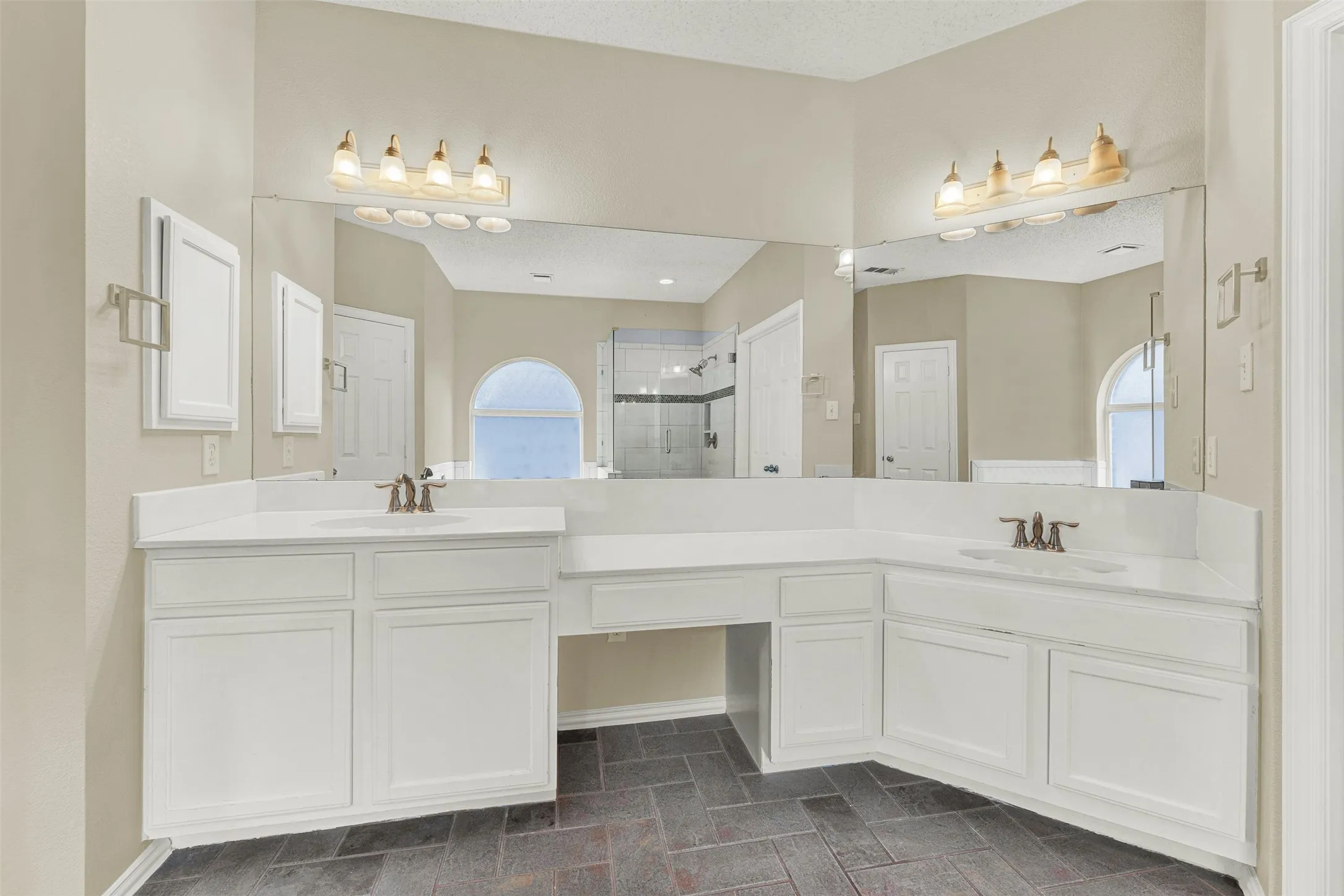 Single Family Residence For Sale in Collin County , 1101 Easton Lane, Allen, Texas 75002, 3 Bedroom, 3 Bathroom, 2 Garage spaces, 2,466 Sqft, built in 1994, mls#21405012, Real Estate Agent in Allen, Homes For Sale in Collin county, Homes For Sale in Allen, Realtor in Allen Texas, Real Estate Brokerage Independent Realty Texas, Luminita Cordes Realtor