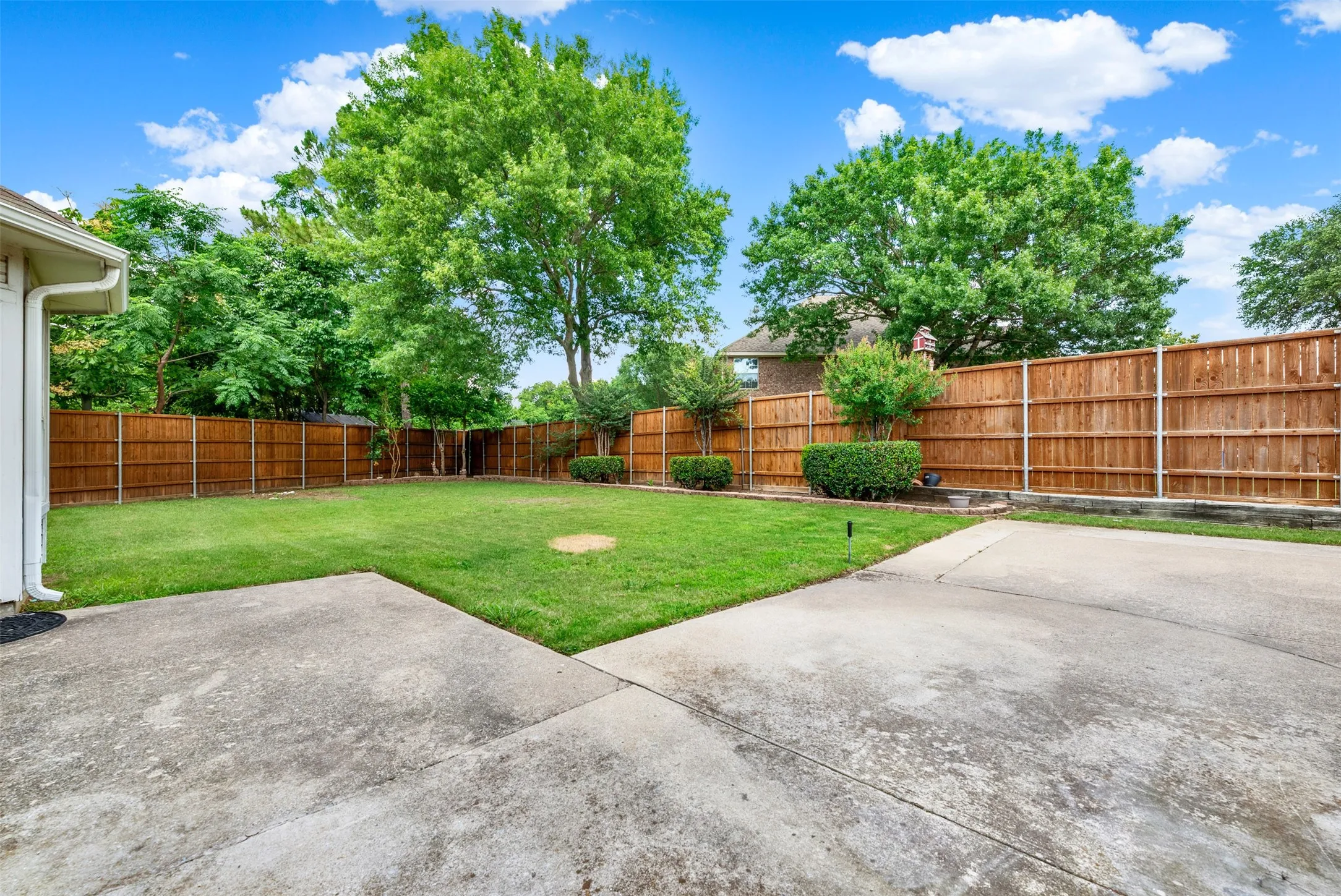 Single Family Residence For Sale in Collin County , 1101 Easton Lane, Allen, Texas 75002, 3 Bedroom, 3 Bathroom, 2 Garage spaces, 2,466 Sqft, built in 1994, mls#21405012, Real Estate Agent in Allen, Homes For Sale in Collin county, Homes For Sale in Allen, Realtor in Allen Texas, Real Estate Brokerage Independent Realty Texas, Luminita Cordes Realtor