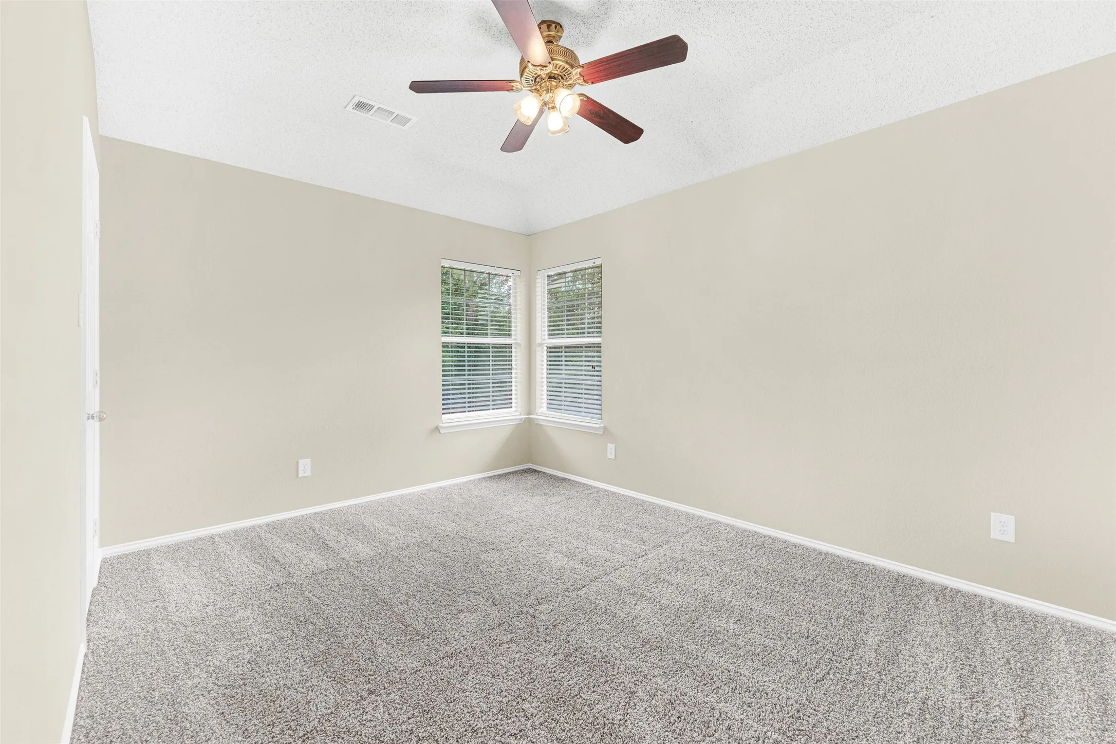 Single Family Residence For Sale in Collin County , 1101 Easton Lane, Allen, Texas 75002, 3 Bedroom, 3 Bathroom, 2 Garage spaces, 2,466 Sqft, built in 1994, mls#21405012, Real Estate Agent in Allen, Homes For Sale in Collin county, Homes For Sale in Allen, Realtor in Allen Texas, Real Estate Brokerage Independent Realty Texas, Luminita Cordes Realtor