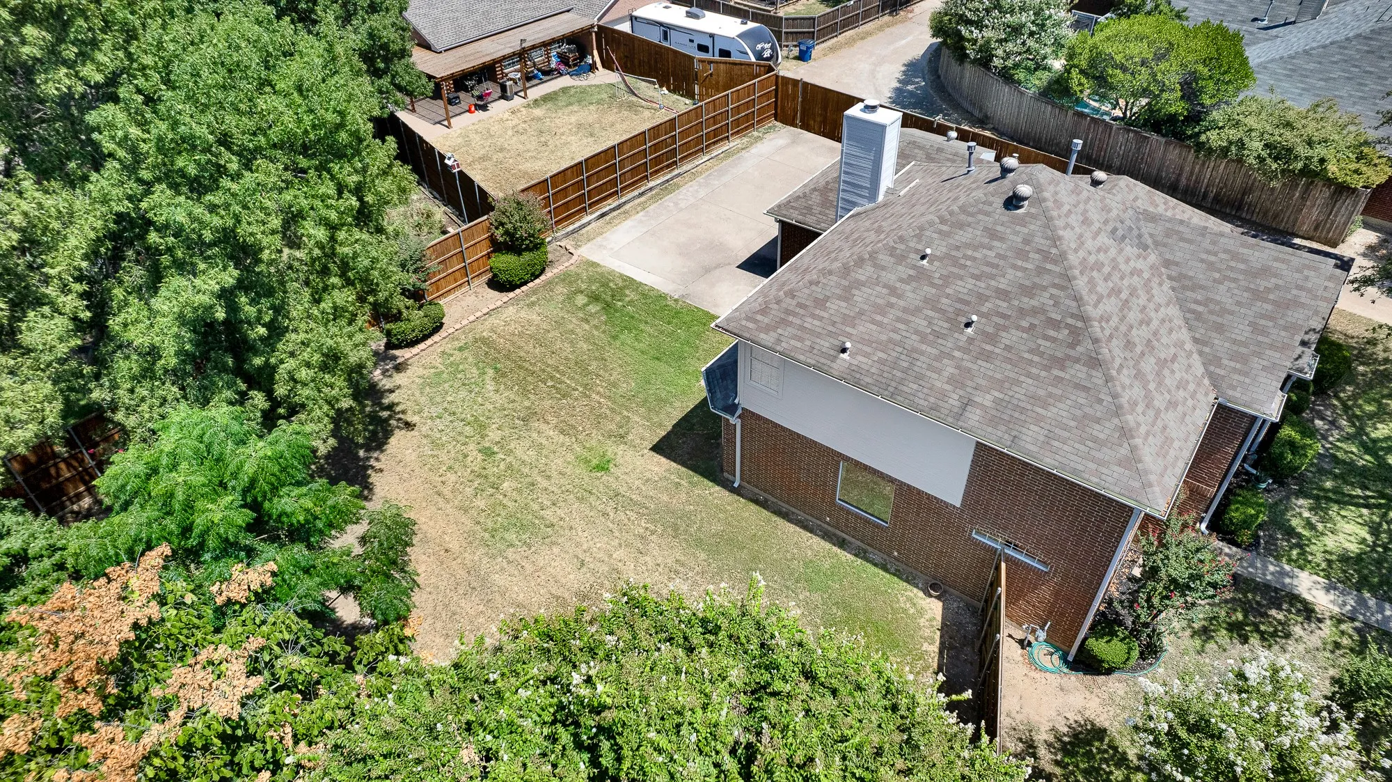 Single Family Residence For Sale in Collin County , 1101 Easton Lane, Allen, Texas 75002, 3 Bedroom, 3 Bathroom, 2 Garage spaces, 2,466 Sqft, built in 1994, mls#21405012, Real Estate Agent in Allen, Homes For Sale in Collin county, Homes For Sale in Allen, Realtor in Allen Texas, Real Estate Brokerage Independent Realty Texas, Luminita Cordes Realtor
