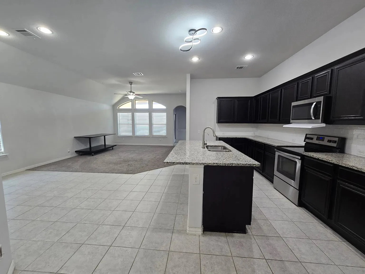 Single Family Residence For Rent in Tarrant County , 600 Windy Knoll Road, Fort Worth, Texas 76028, 5 Bedroom, 3 Bathroom, 2 Garage spaces, 2,215 Sqft, built in 2018, mls#21405873, Real Estate Agent in Fort Worth, Homes For Rent in Tarrant county, Homes For Rent in Fort Worth, Realtor in Fort Worth Texas, Real Estate Brokerage Independent Realty Texas, Luminita Cordes Realtor