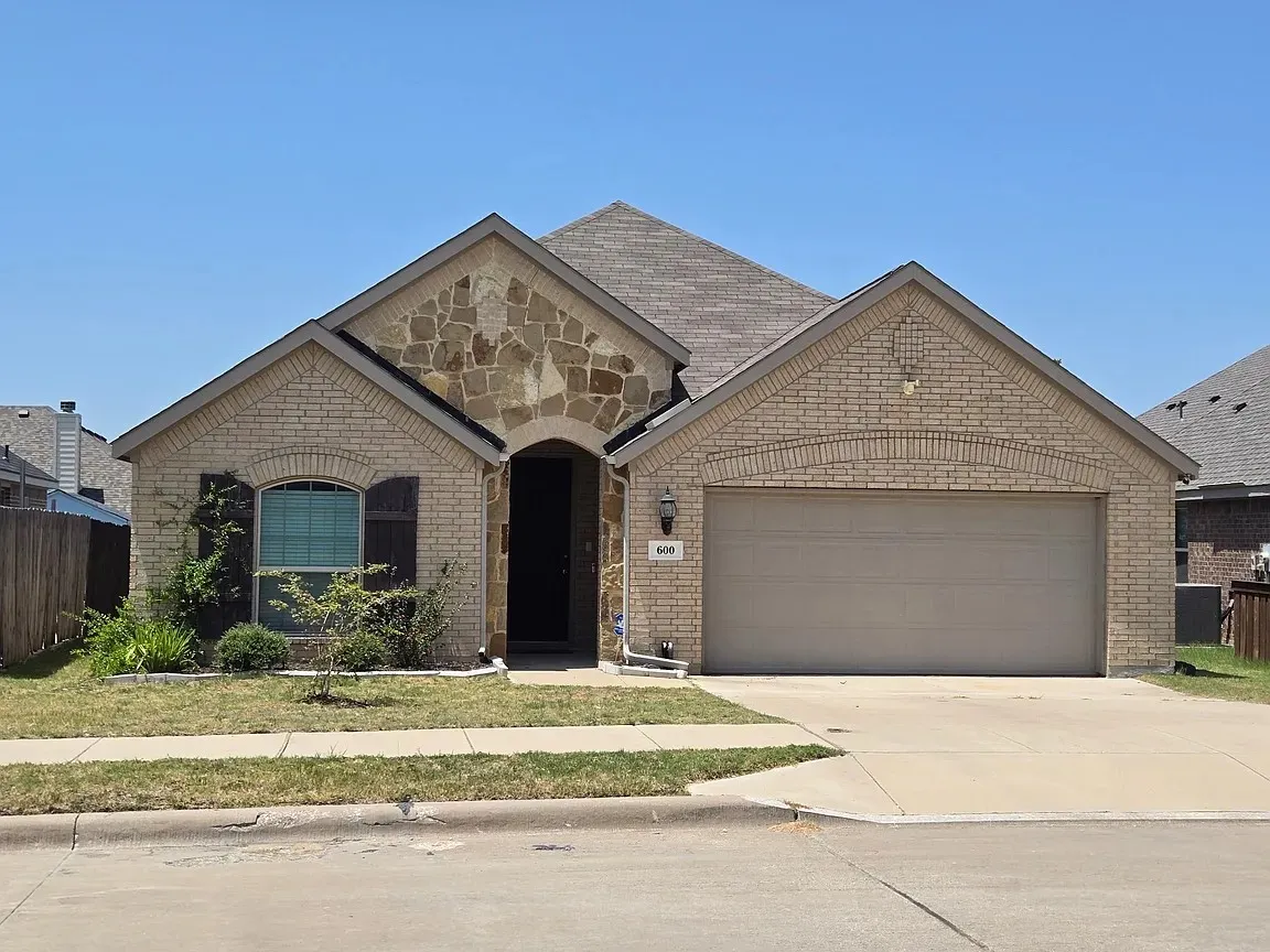 Single Family Residence For Rent in Tarrant County , 600 Windy Knoll Road, Fort Worth, Texas 76028, 5 Bedroom, 3 Bathroom, 2 Garage spaces, 2,215 Sqft, built in 2018, mls#21405873, Real Estate Agent in Fort Worth, Homes For Rent in Tarrant county, Homes For Rent in Fort Worth, Realtor in Fort Worth Texas, Real Estate Brokerage Independent Realty Texas, Luminita Cordes Realtor