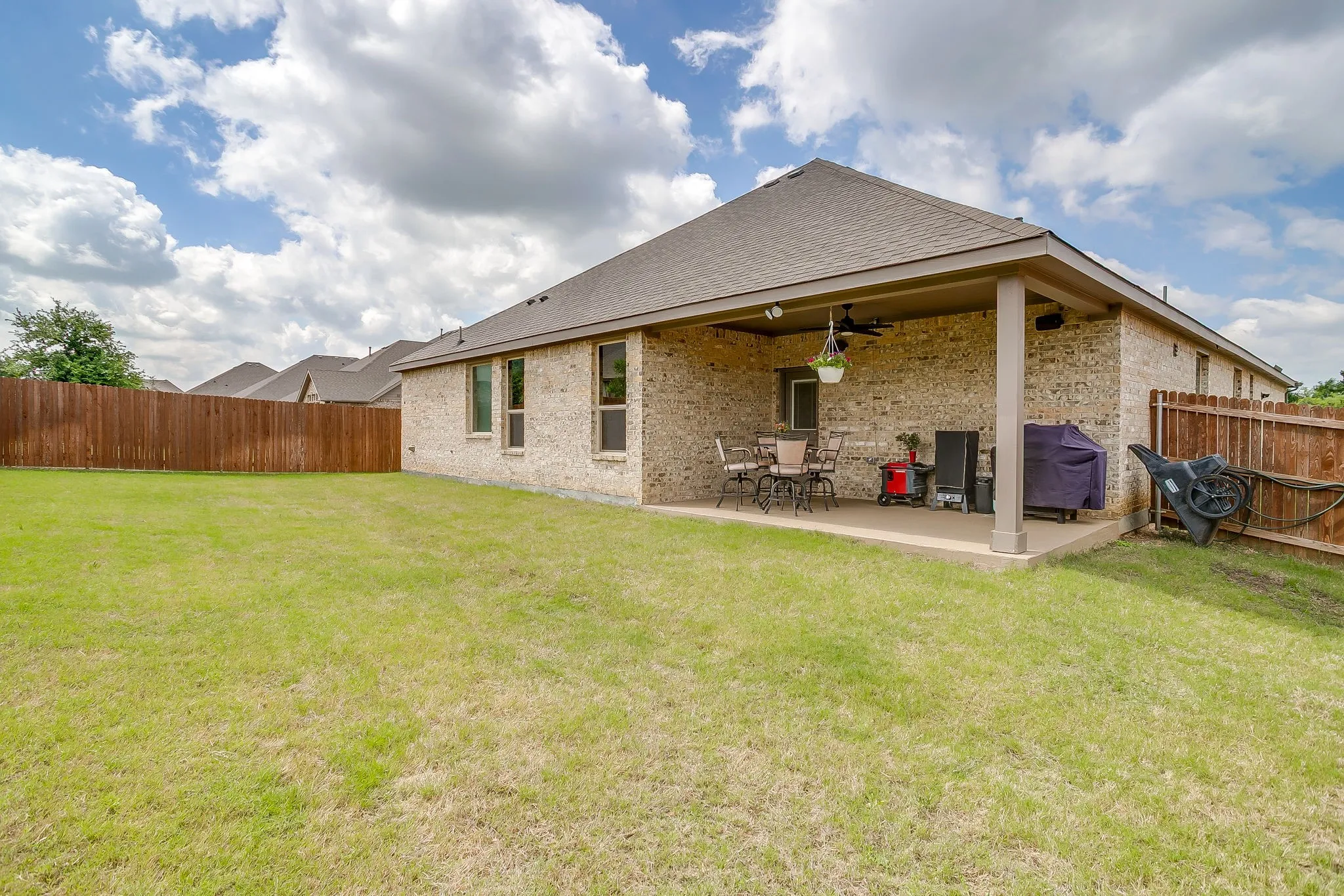 Single Family Residence For Sale in Johnson County , 912 Bailey Lane, Mansfield, Texas 76063, 4 Bedroom, 2 Bathroom, 3 Garage spaces, 2,270 Sqft, built in 2021, mls#21405214, Real Estate Agent in Mansfield, Homes For Sale in Johnson county, Homes For Sale in Mansfield, Realtor in Mansfield Texas, Real Estate Brokerage Independent Realty Texas, Luminita Cordes Realtor