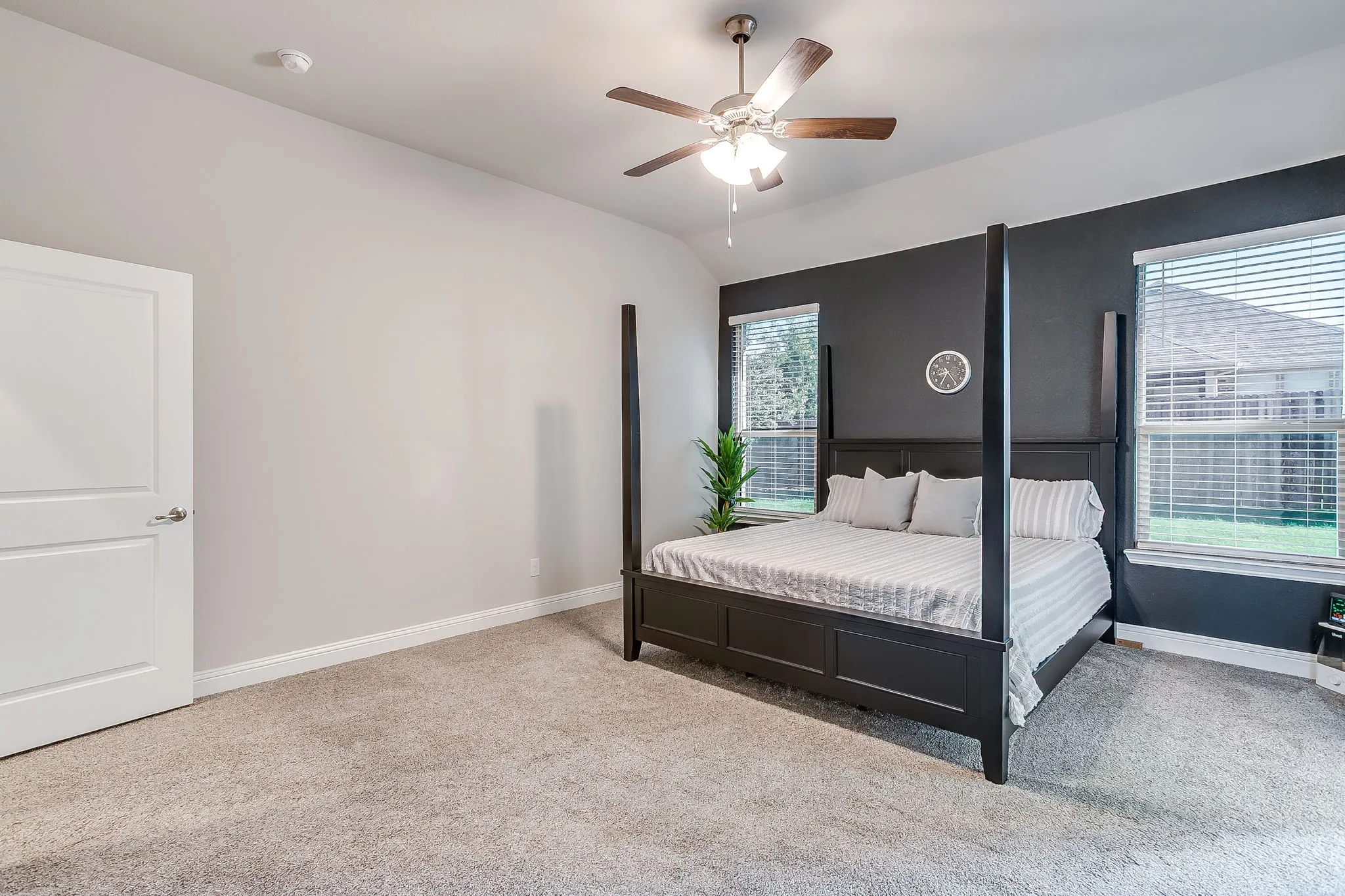Single Family Residence For Sale in Johnson County , 912 Bailey Lane, Mansfield, Texas 76063, 4 Bedroom, 2 Bathroom, 3 Garage spaces, 2,270 Sqft, built in 2021, mls#21405214, Real Estate Agent in Mansfield, Homes For Sale in Johnson county, Homes For Sale in Mansfield, Realtor in Mansfield Texas, Real Estate Brokerage Independent Realty Texas, Luminita Cordes Realtor