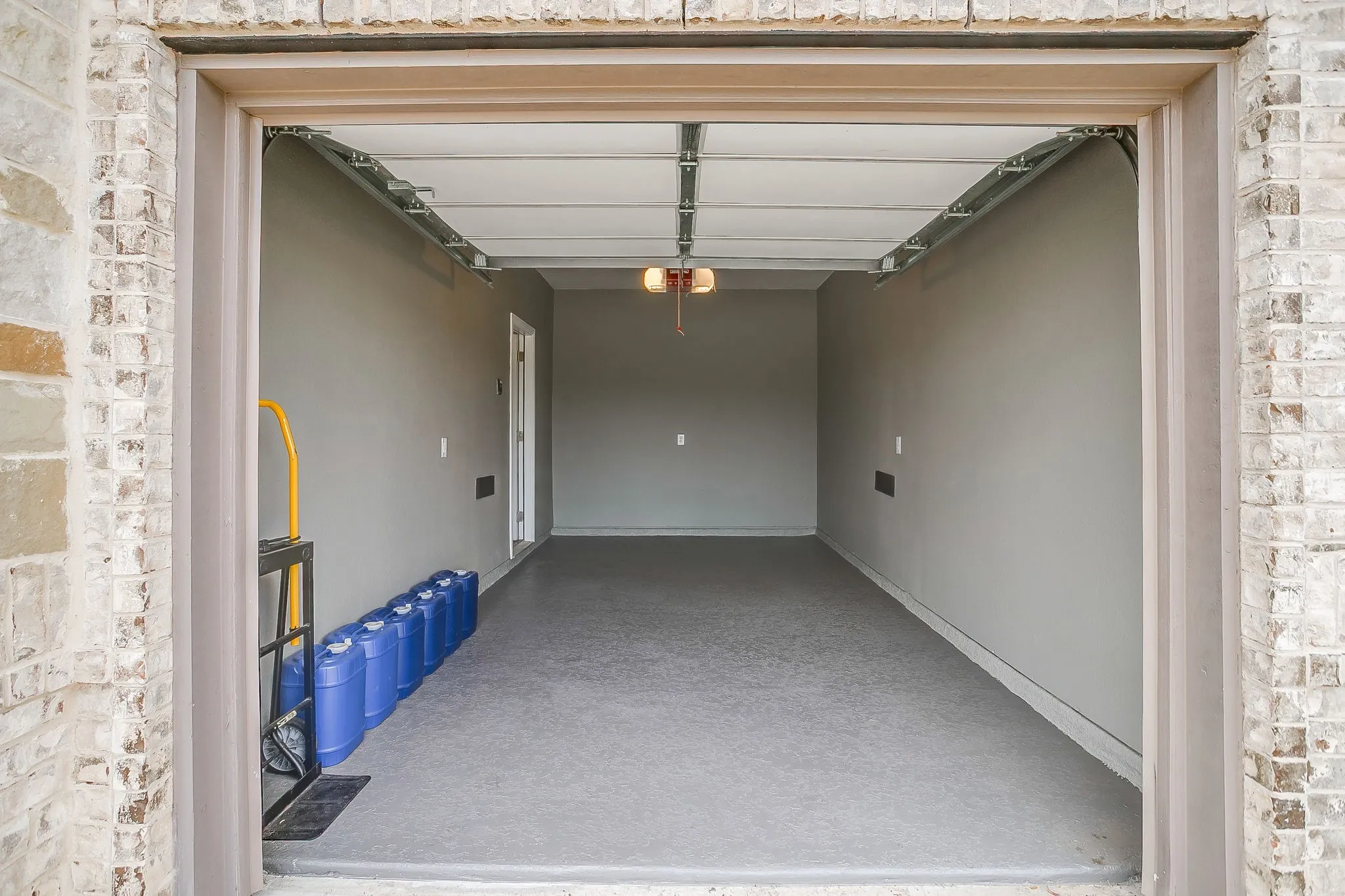 Single Family Residence For Sale in Johnson County , 912 Bailey Lane, Mansfield, Texas 76063, 4 Bedroom, 2 Bathroom, 3 Garage spaces, 2,270 Sqft, built in 2021, mls#21405214, Real Estate Agent in Mansfield, Homes For Sale in Johnson county, Homes For Sale in Mansfield, Realtor in Mansfield Texas, Real Estate Brokerage Independent Realty Texas, Luminita Cordes Realtor