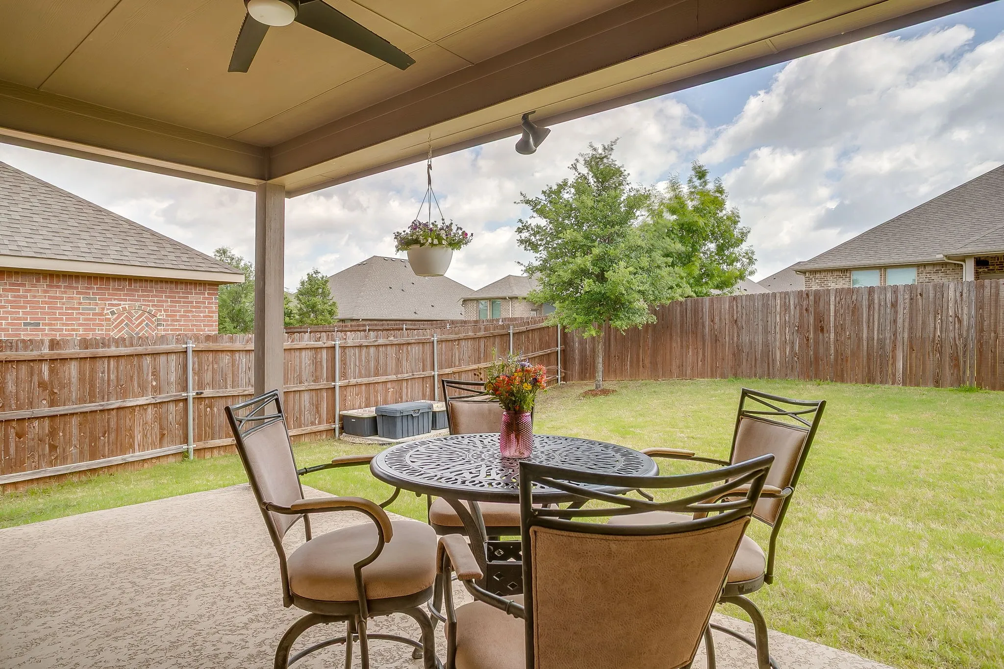 Single Family Residence For Sale in Johnson County , 912 Bailey Lane, Mansfield, Texas 76063, 4 Bedroom, 2 Bathroom, 3 Garage spaces, 2,270 Sqft, built in 2021, mls#21405214, Real Estate Agent in Mansfield, Homes For Sale in Johnson county, Homes For Sale in Mansfield, Realtor in Mansfield Texas, Real Estate Brokerage Independent Realty Texas, Luminita Cordes Realtor