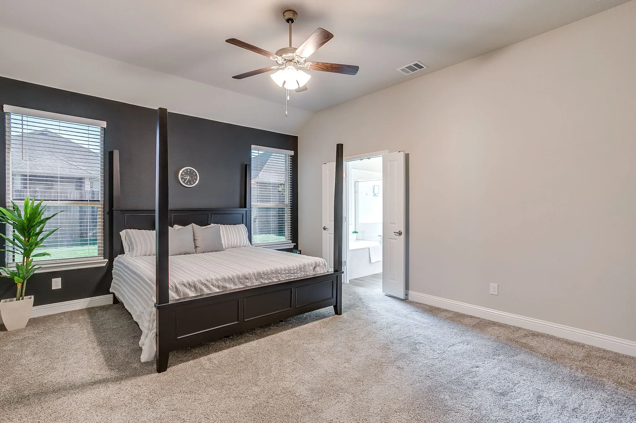 Single Family Residence For Sale in Johnson County , 912 Bailey Lane, Mansfield, Texas 76063, 4 Bedroom, 2 Bathroom, 3 Garage spaces, 2,270 Sqft, built in 2021, mls#21405214, Real Estate Agent in Mansfield, Homes For Sale in Johnson county, Homes For Sale in Mansfield, Realtor in Mansfield Texas, Real Estate Brokerage Independent Realty Texas, Luminita Cordes Realtor