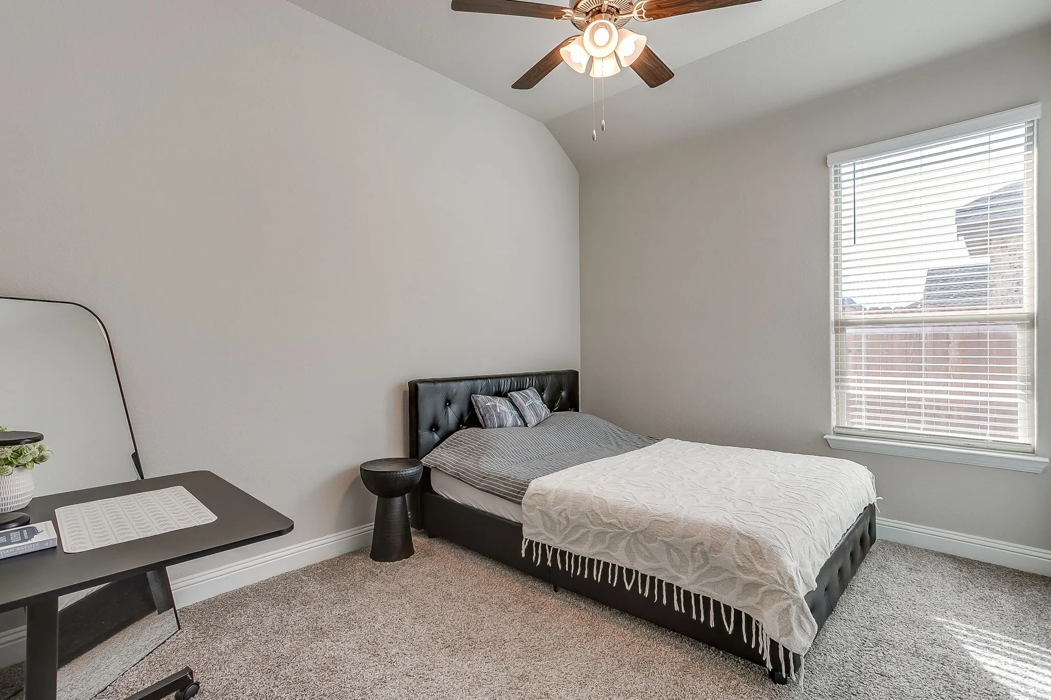 Single Family Residence For Sale in Johnson County , 912 Bailey Lane, Mansfield, Texas 76063, 4 Bedroom, 2 Bathroom, 3 Garage spaces, 2,270 Sqft, built in 2021, mls#21405214, Real Estate Agent in Mansfield, Homes For Sale in Johnson county, Homes For Sale in Mansfield, Realtor in Mansfield Texas, Real Estate Brokerage Independent Realty Texas, Luminita Cordes Realtor