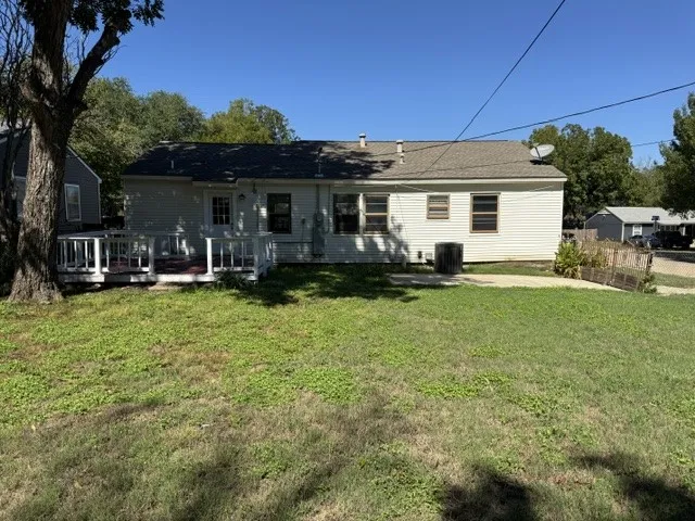 Single Family Residence For Rent in Tarrant County , 1601 Connally Terrace, Arlington, Texas 76010, 4 Bedroom, 2 Bathroom, Garage spaces, 1,308 Sqft, built in 1952, mls#21400860, Real Estate Agent in Arlington, Homes For Rent in Tarrant county, Homes For Rent in Arlington, Realtor in Arlington Texas, Real Estate Brokerage Independent Realty Texas, Luminita Cordes Realtor